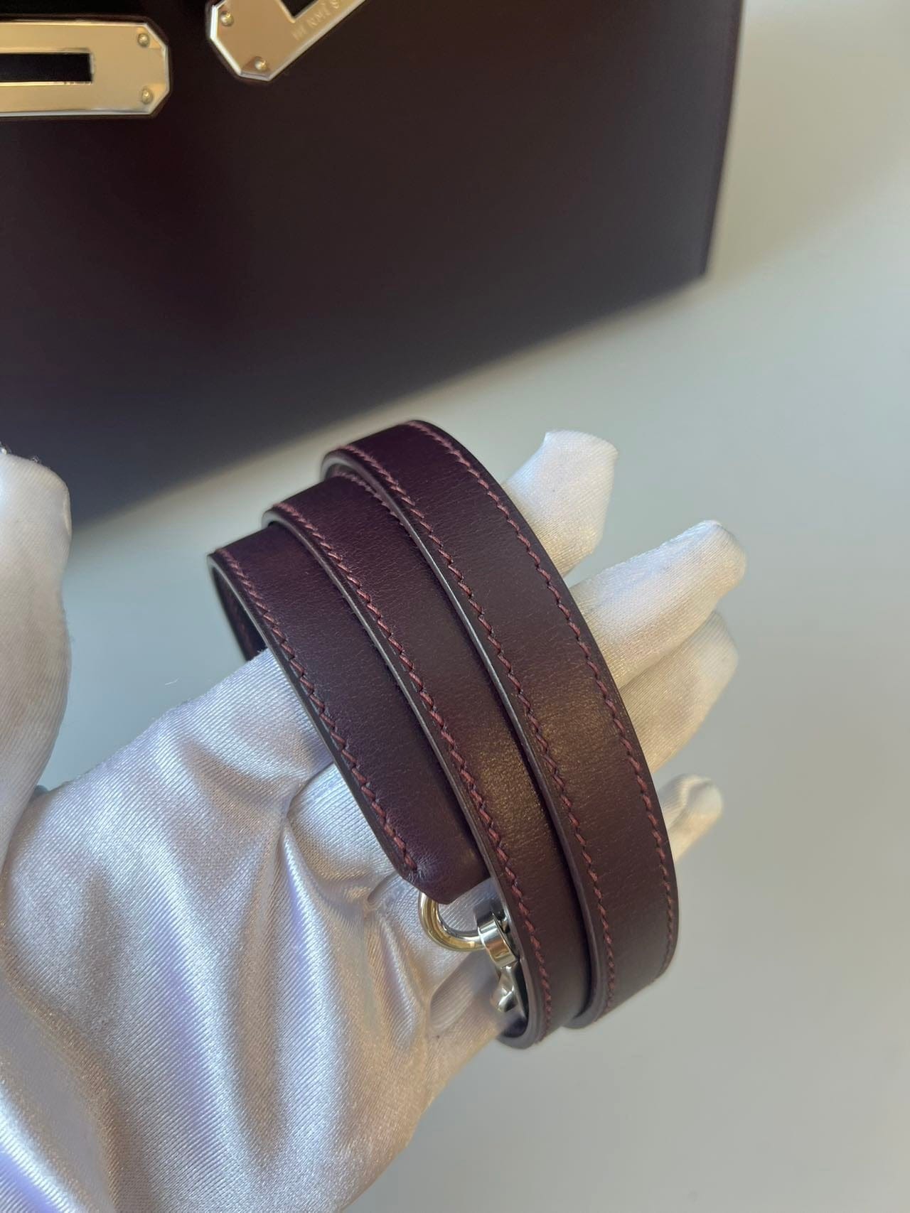 LUXURY PROMISE Hermès Kelly 28 Bordeaux Box | Vintage F | Mint Condition