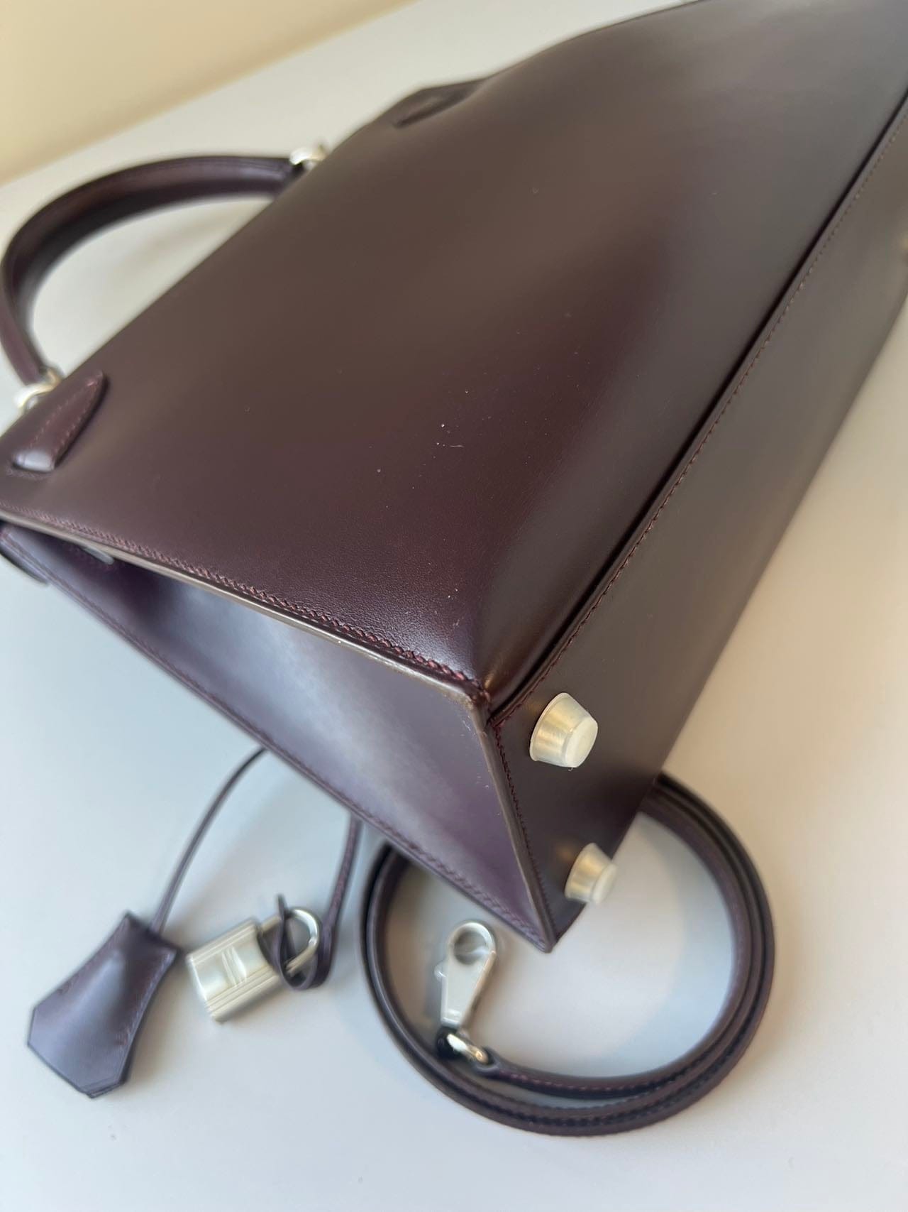 LUXURY PROMISE Hermès Kelly 28 Bordeaux Box | Vintage F | Mint Condition
