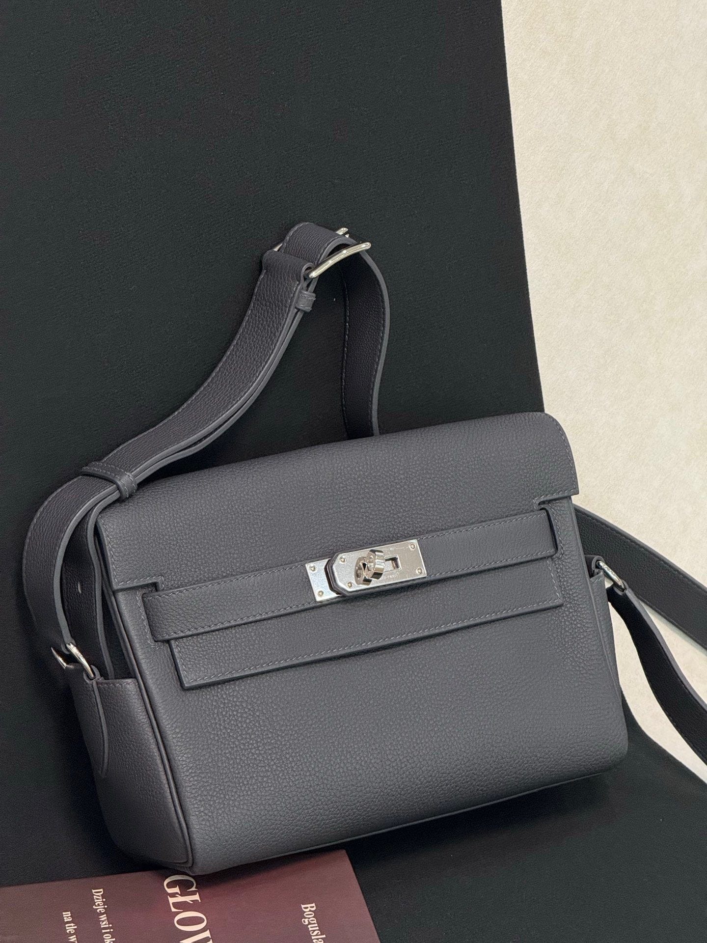 LUXURY PROMISE Hermès Kelly Messenger Adoris Togo Leather – Stamp K
