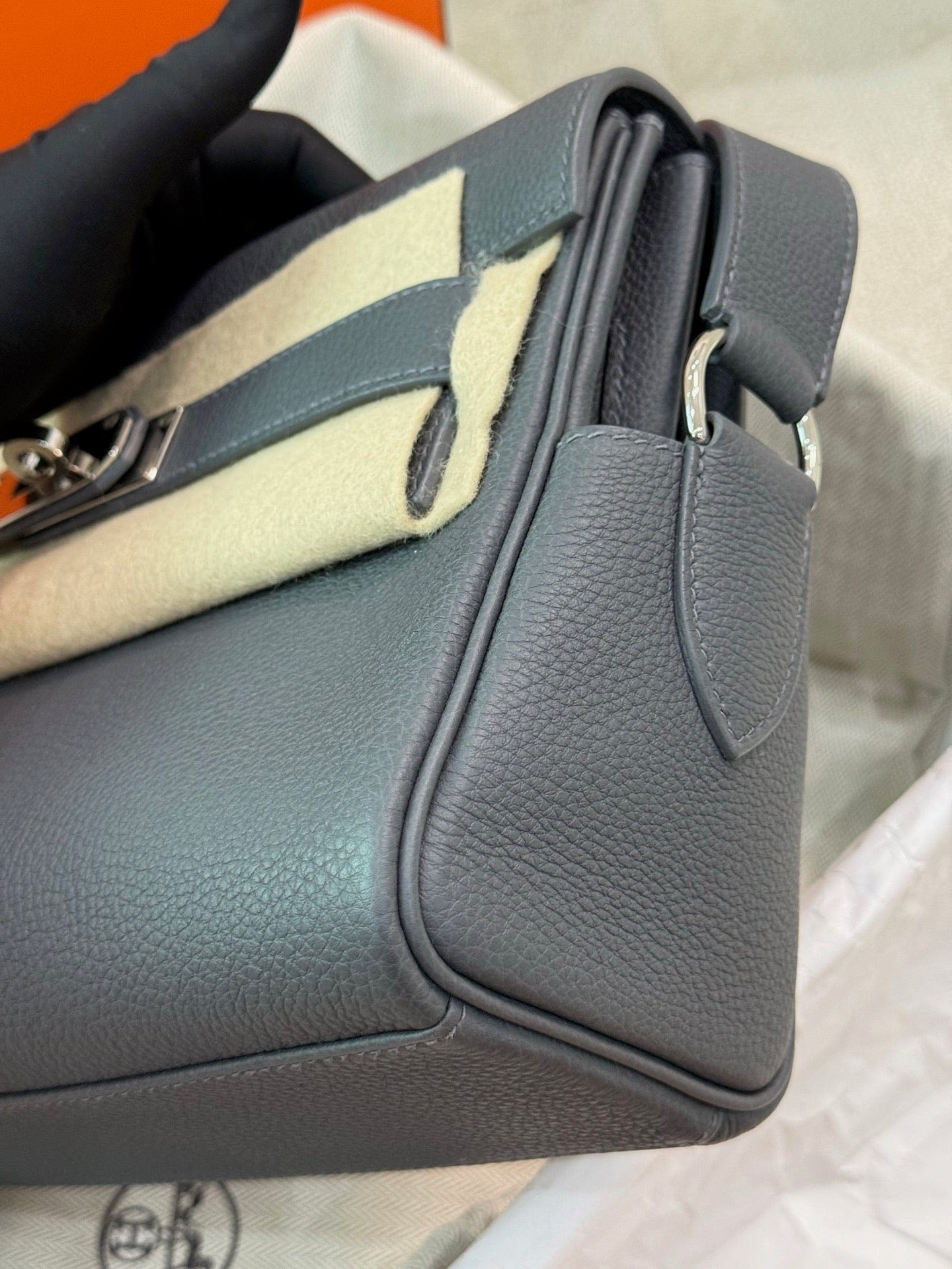 LUXURY PROMISE Hermès Kelly Messenger Adoris Togo Leather – Stamp K