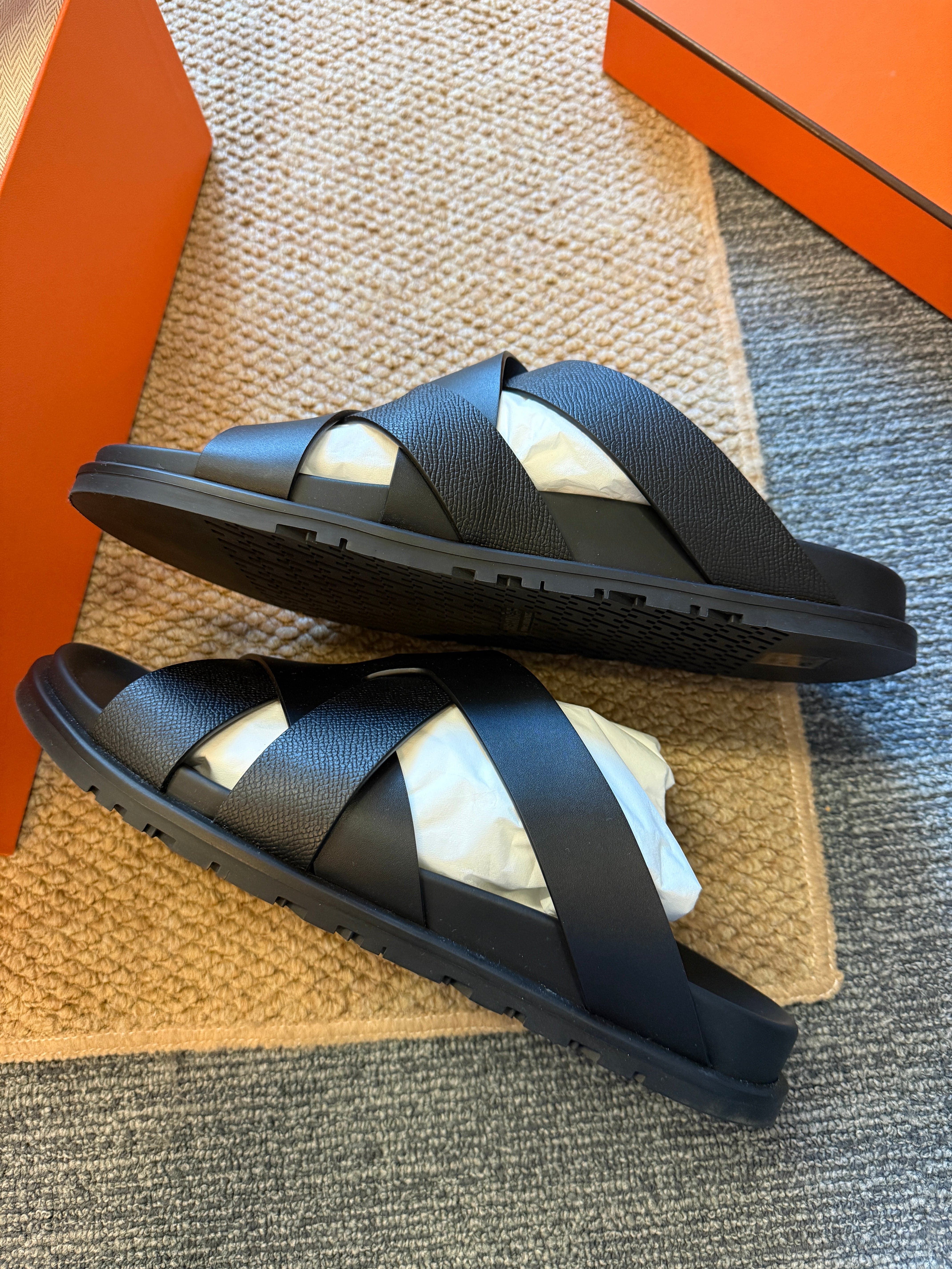 Luxury Promise Hermes Men's Kazimir size 43.5 black
