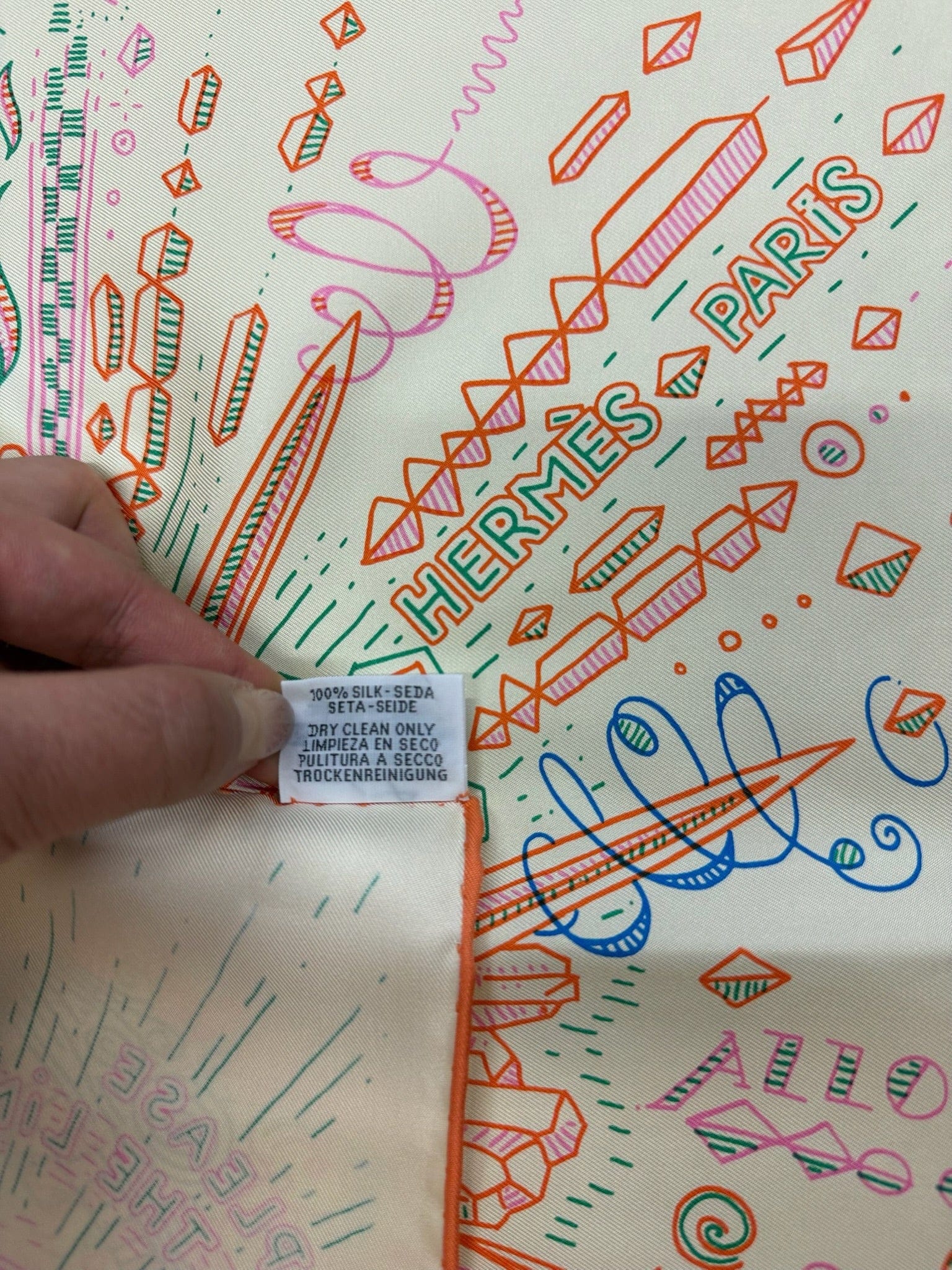 LUXURY PROMISE Hermès "Please Hold The Line" 90cm Silk Scarf – Abstract Telephone Motif – 2025 Spring/Summer Collection