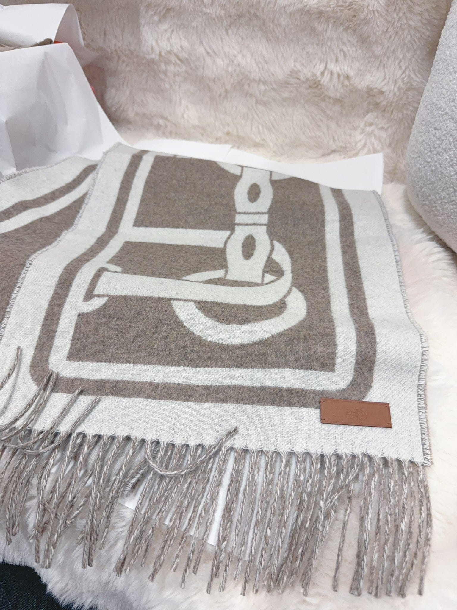 LUXURY PROMISE Hermes Sciarpa Petite Casaque