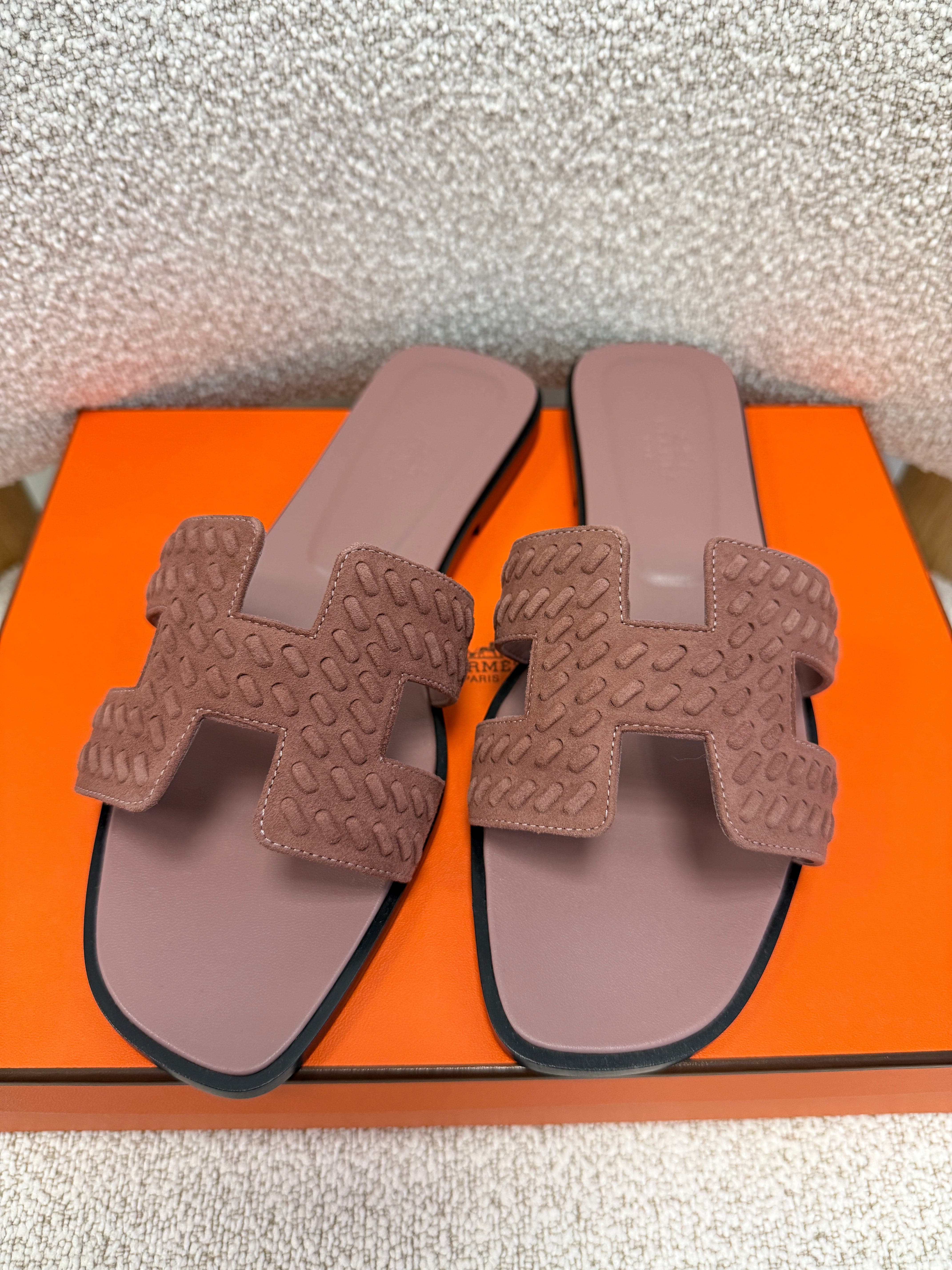 LUXURY PROMISE HERMÈS ORAN SANDAL Rose Antique - Size 38