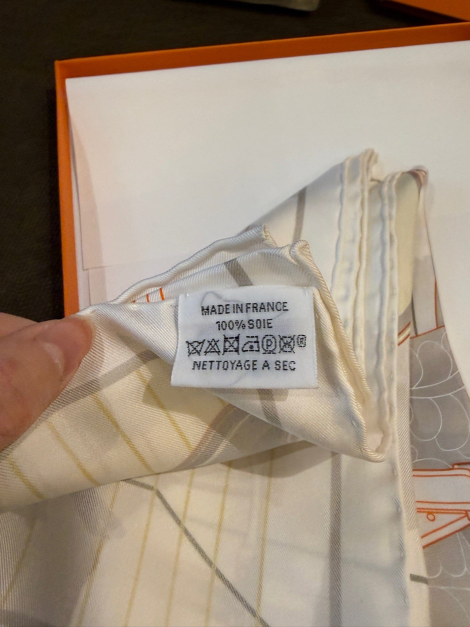Luxury Promise HERMES Tous en Selle scarf 90 cm