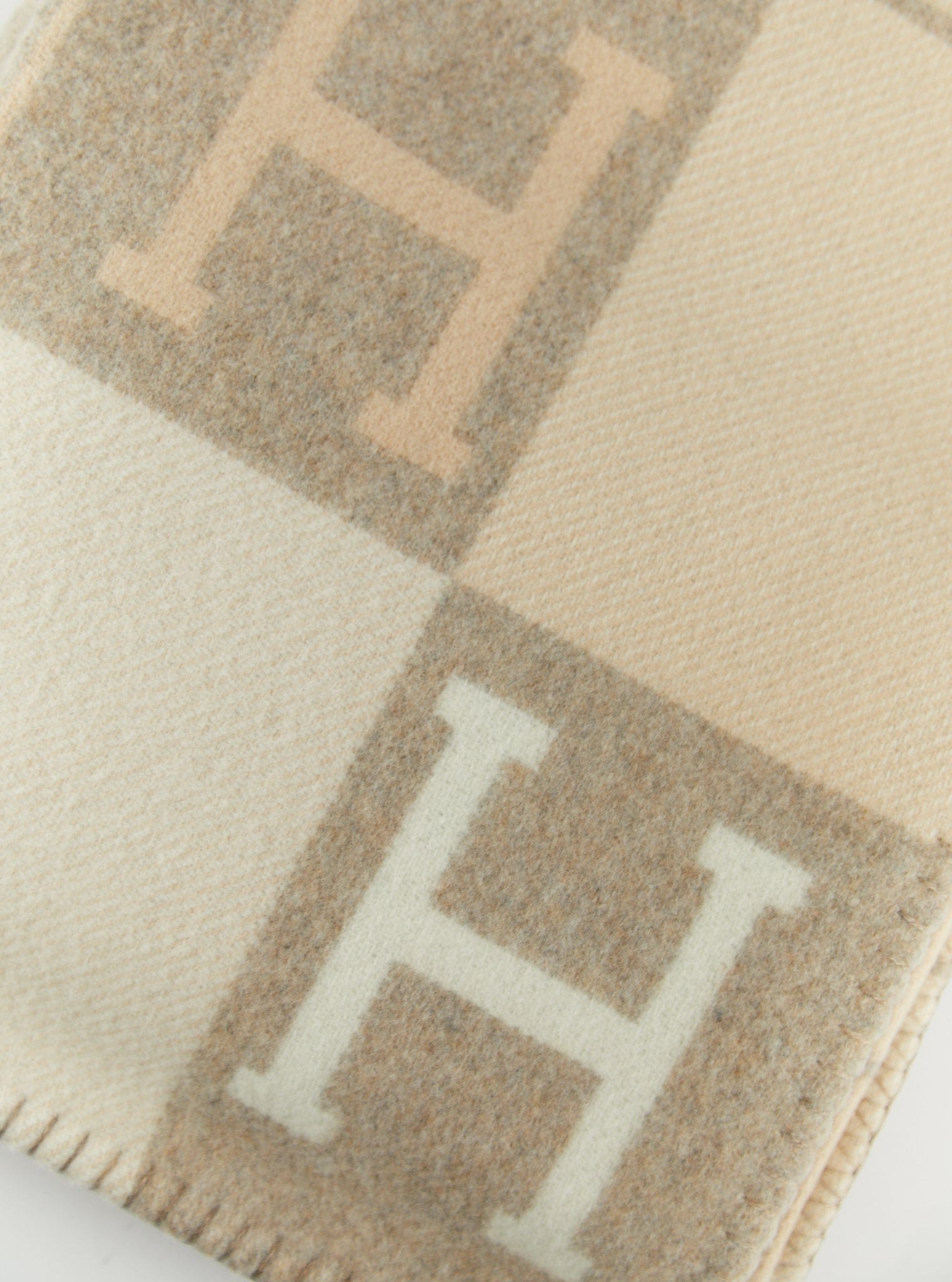 LUXURY PROMISE HERMÈS AVALON III THROW BLANKET Coco & Camomile
