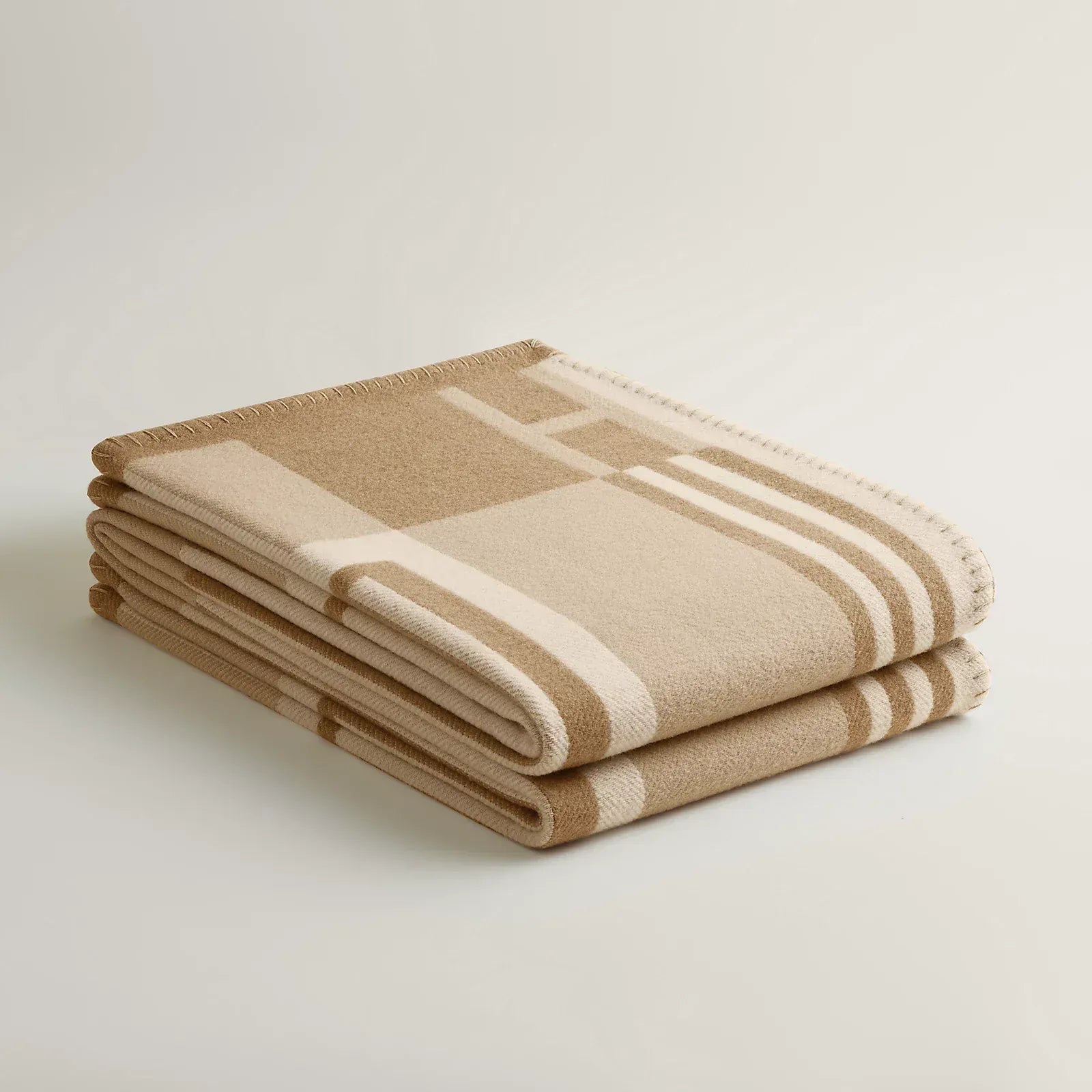 LUXURY PROMISE *HK LOCATED*HERMÈS ITHAQUE BLANKET Chamois