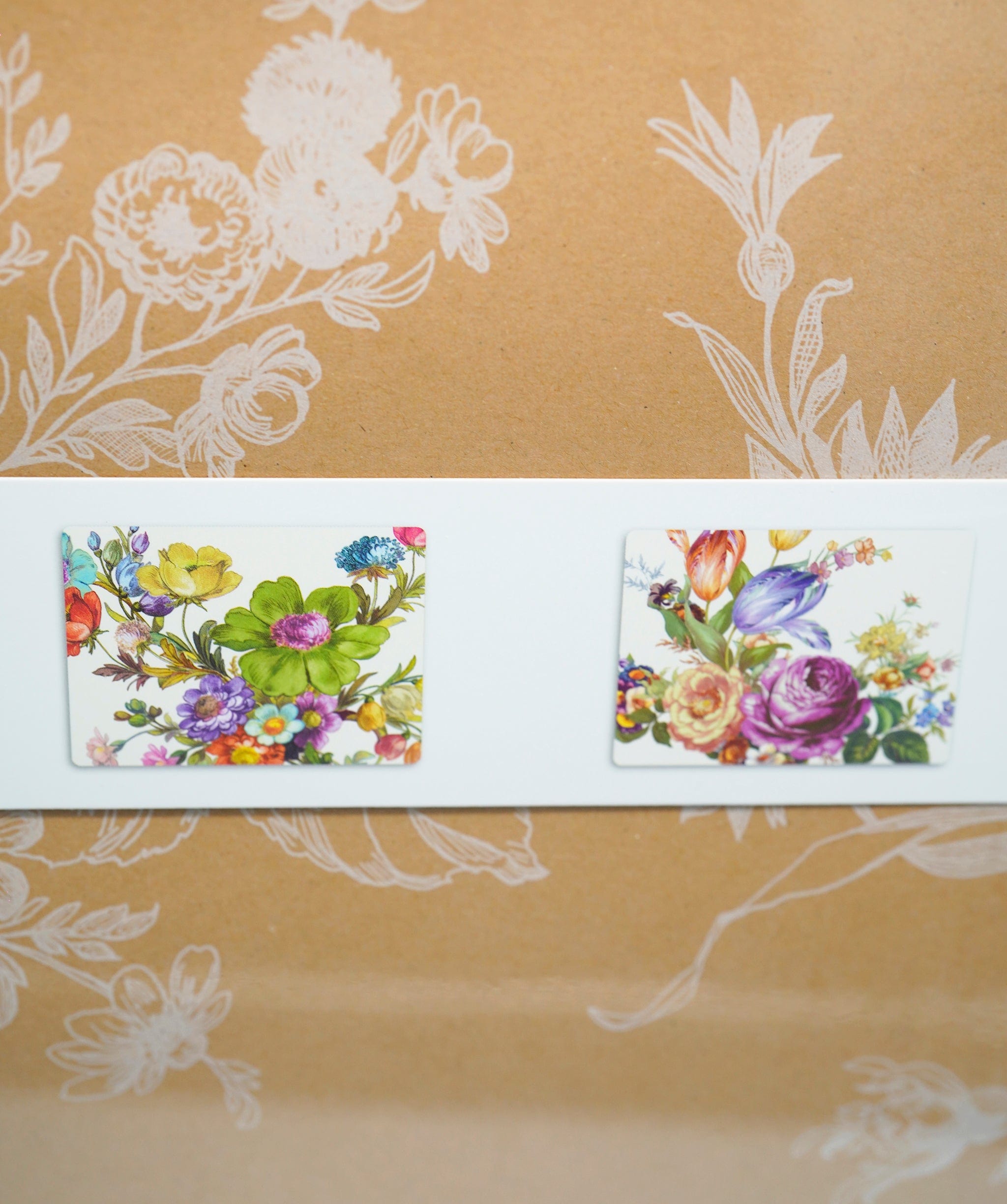 Luxury Promise MacKenzie-Childs Flower Market Placemats - White ASL10112