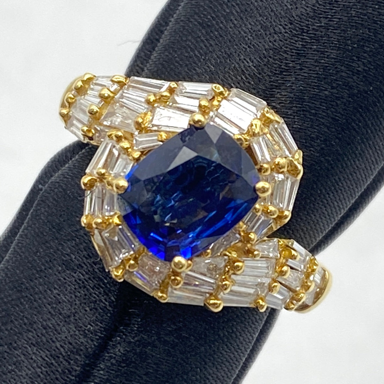 Luxury Promise Japan 25-21527-0 K18 Sapphire Ring SA 1.63 DA 1.17 6.1g Center