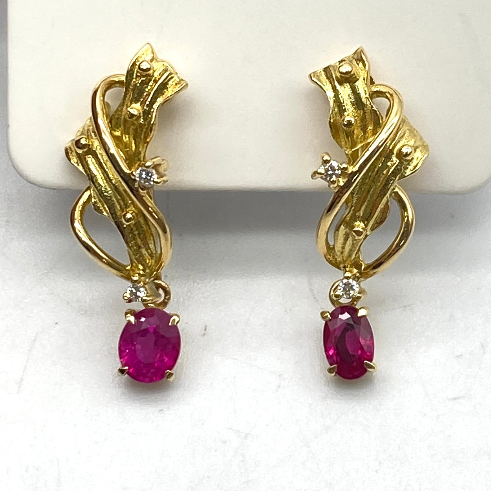 Luxury Promise Japan 25-30700-0 K18 Ruby Earrings RU 0.51 RU 0.31 2.5g Other Appraisals x 2 Burma
