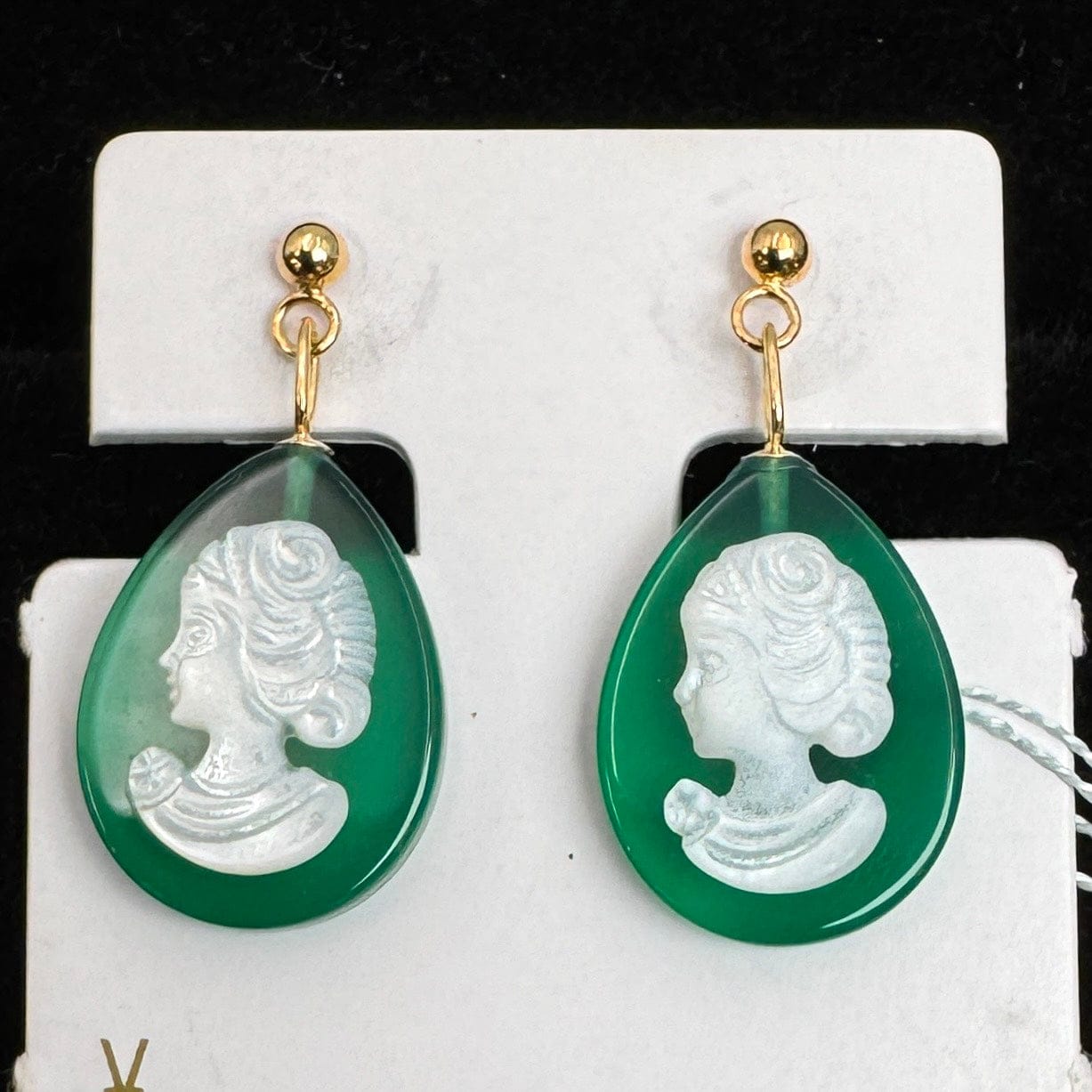 Luxury Promise Japan 31636 K18 Cameo Earrings CM 2.5