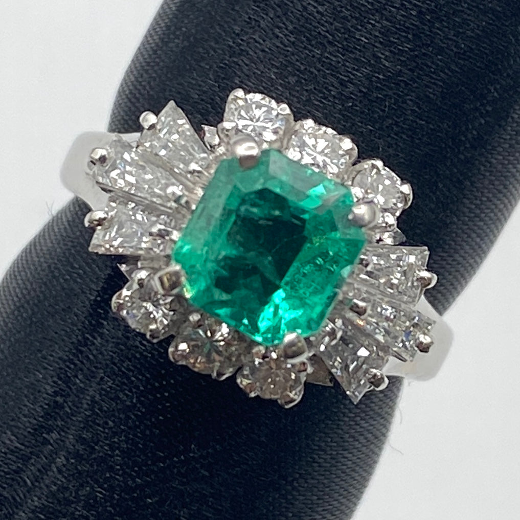 Luxury Promise Japan 45813 Pt900 Emerald Ring E1.40 D0.98 6.5g China-Soviet