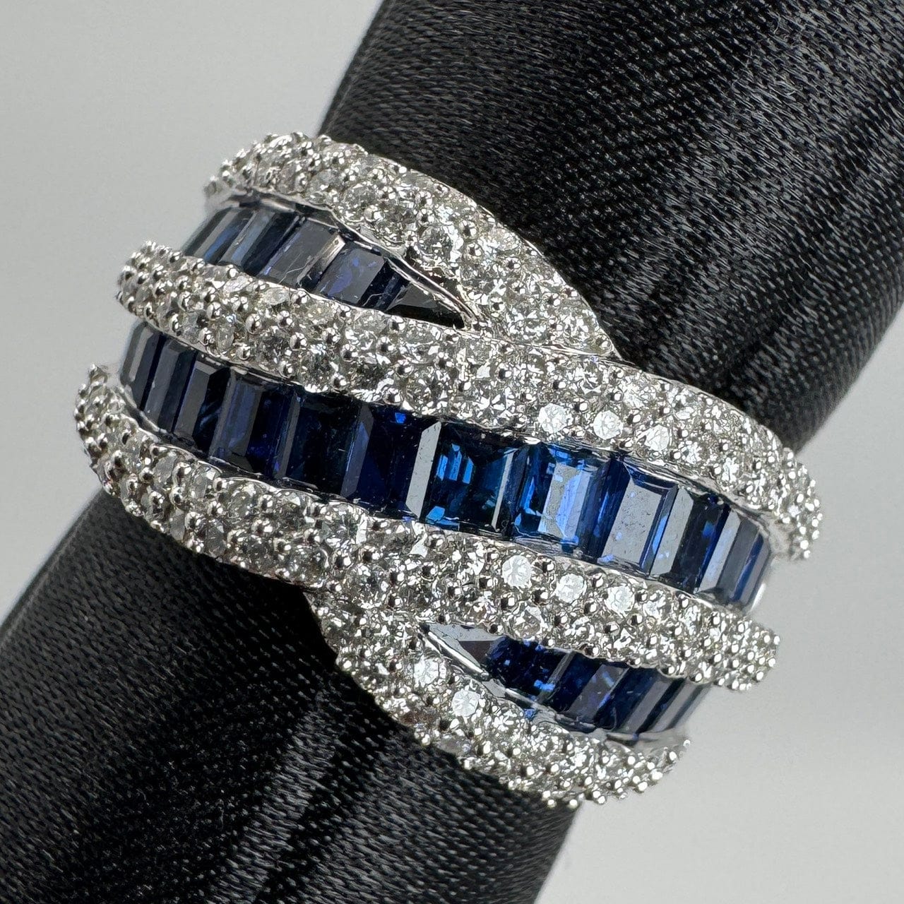 Luxury Promise Japan 47137 K18WG Sapphire Ring S2.00 D0.80 9.4g