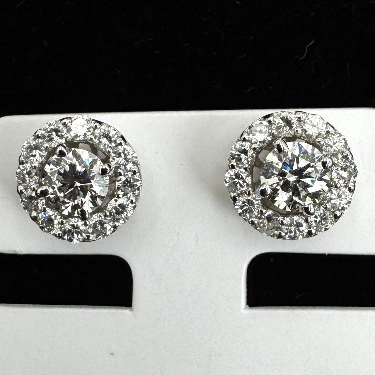 Luxury Promise Japan 48511 Pt900 Diamond Earrings D0.410 D0.30 D0.410 3.08
