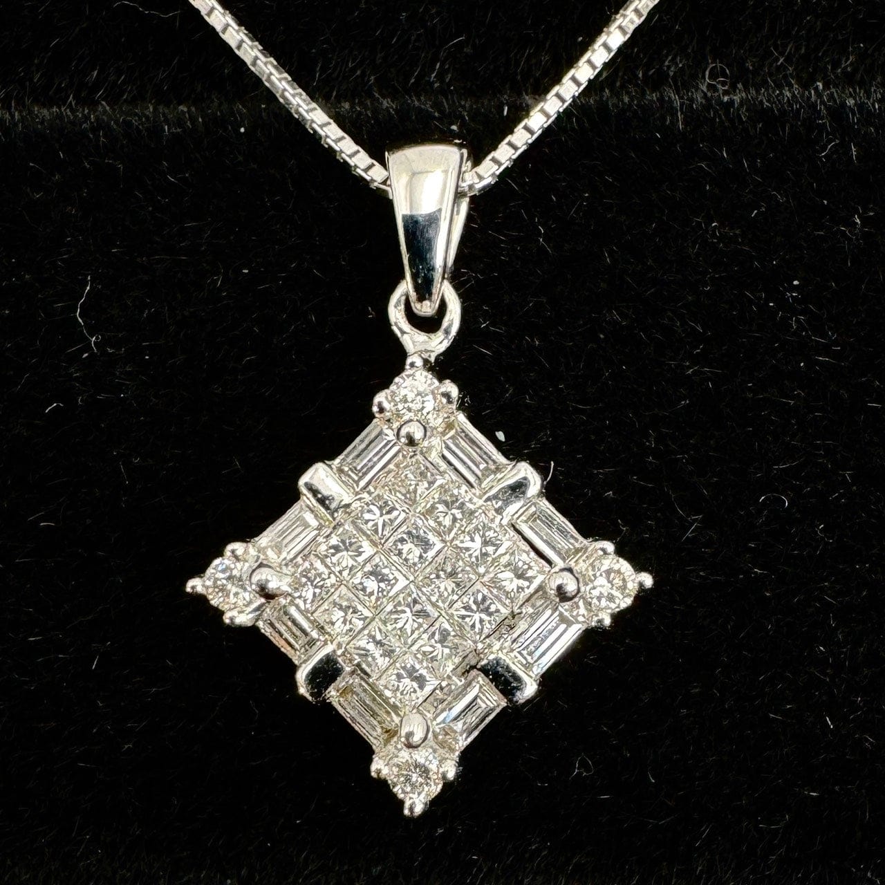 Luxury Promise Japan 48641 K18WG Diamond Pen Necklace D0.50 4g