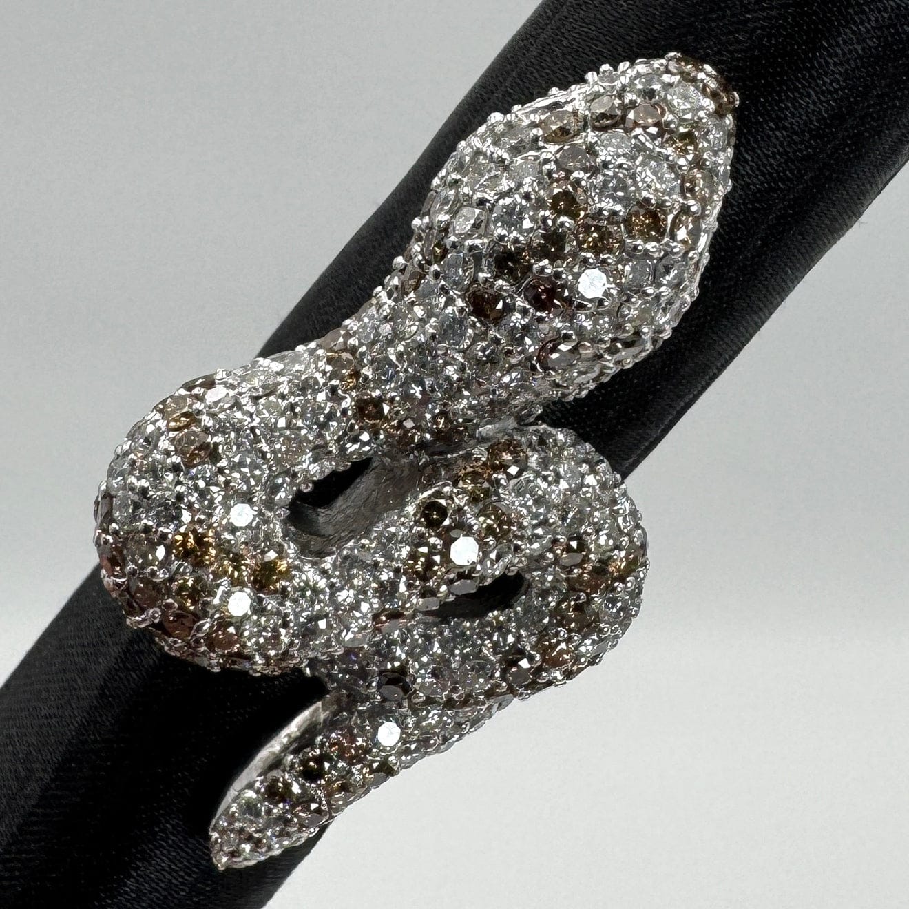 Luxury Promise Japan 48839 K18WG Diamond Ring D6.40 21.9g