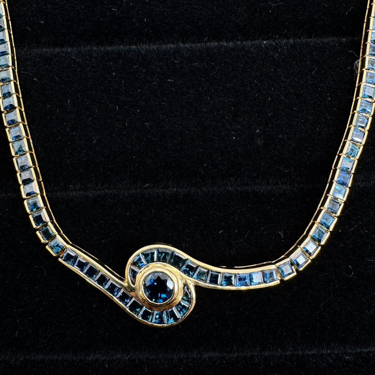 Luxury Promise Japan 48994 750 Sapphire Necklace S8.43 13.2 GRJ So