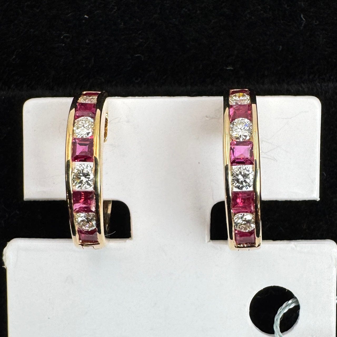 Luxury Promise Japan 49314 750 Ruby Pierce R 4.2