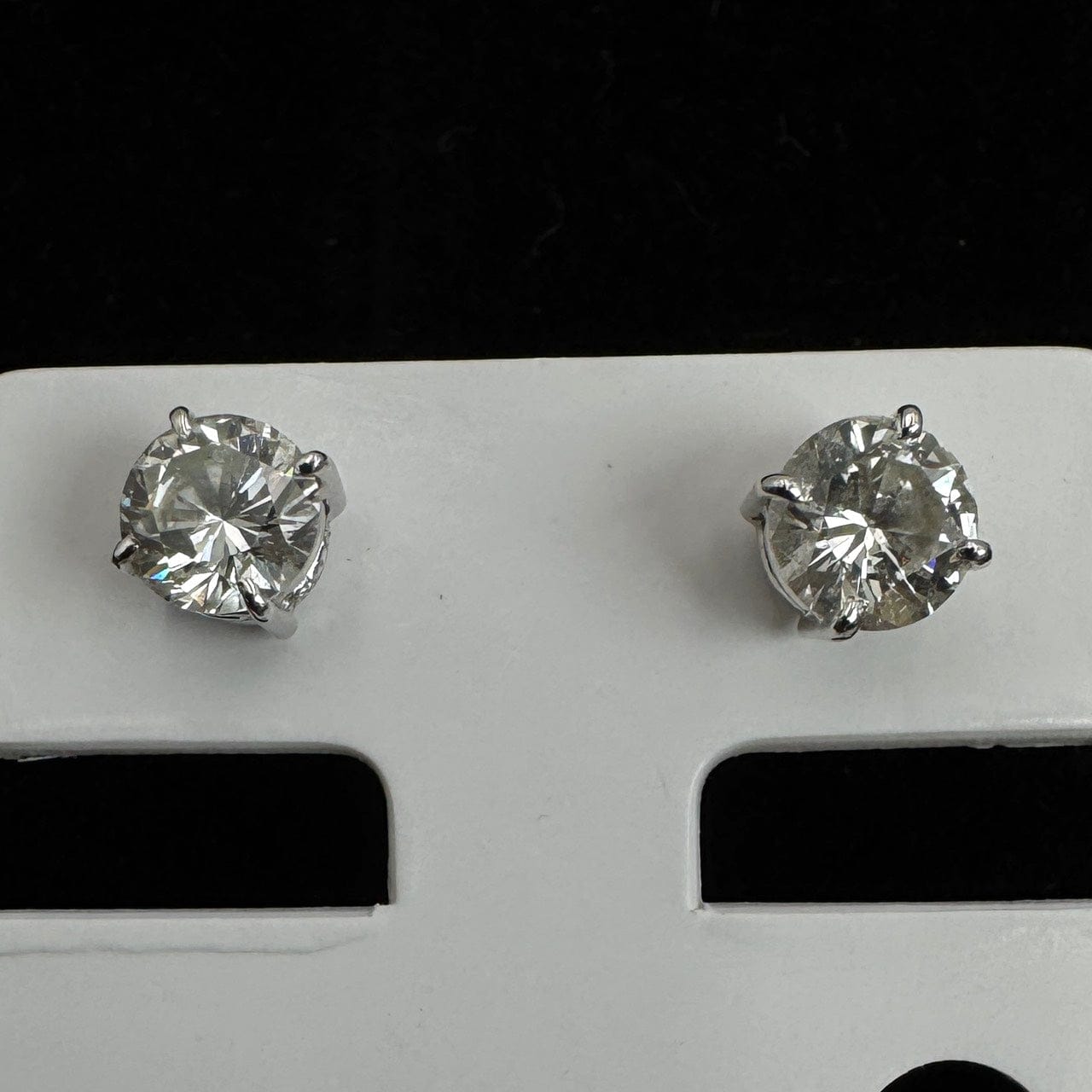 Luxury Promise Japan 49381 Pt850 Diamond Earrings D0.512 D0.525 1.3