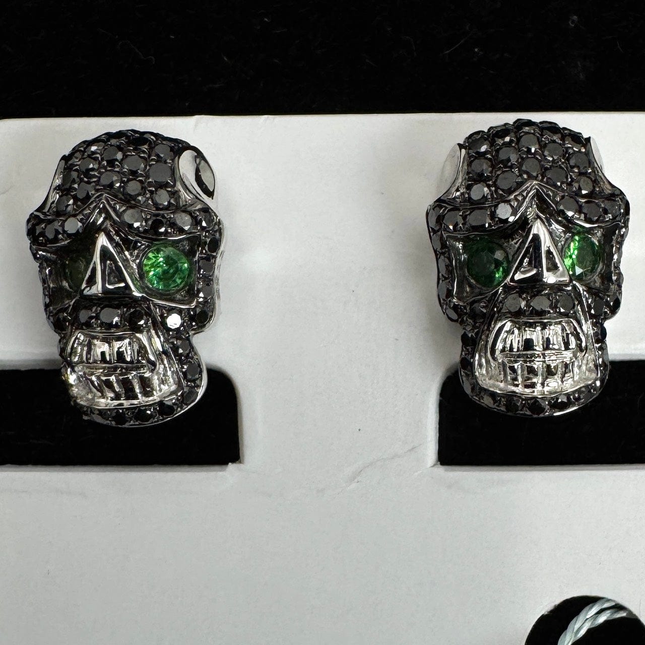 Luxury Promise Japan 49397 K18 GG Garnet Earrings 0.13 BD0.45 3.4g NGL