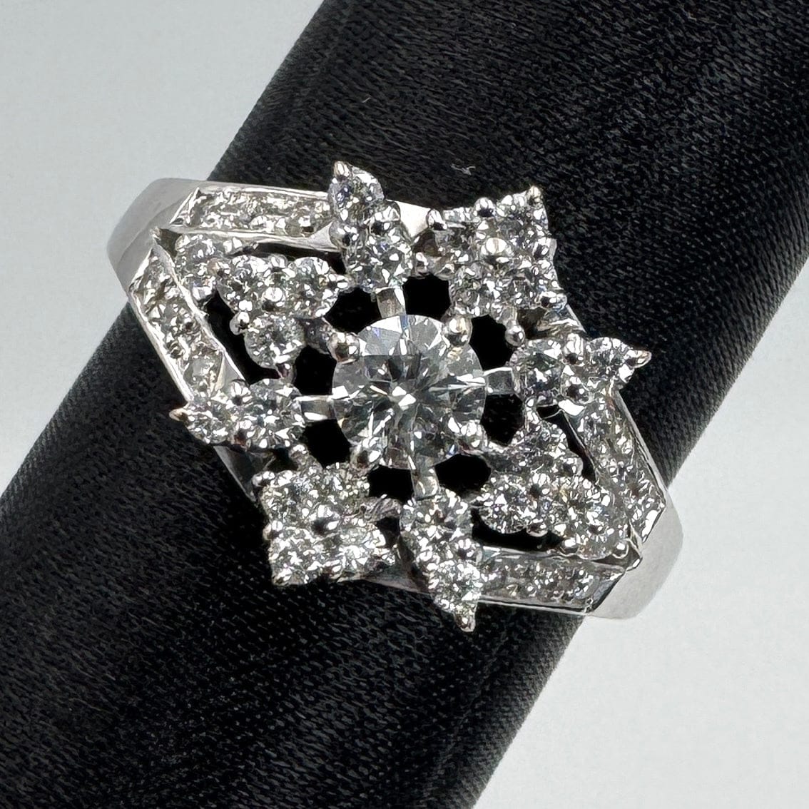 Luxury Promise Japan 49427 K18WG Diamond Ring D0.30 D0.56 5.6g