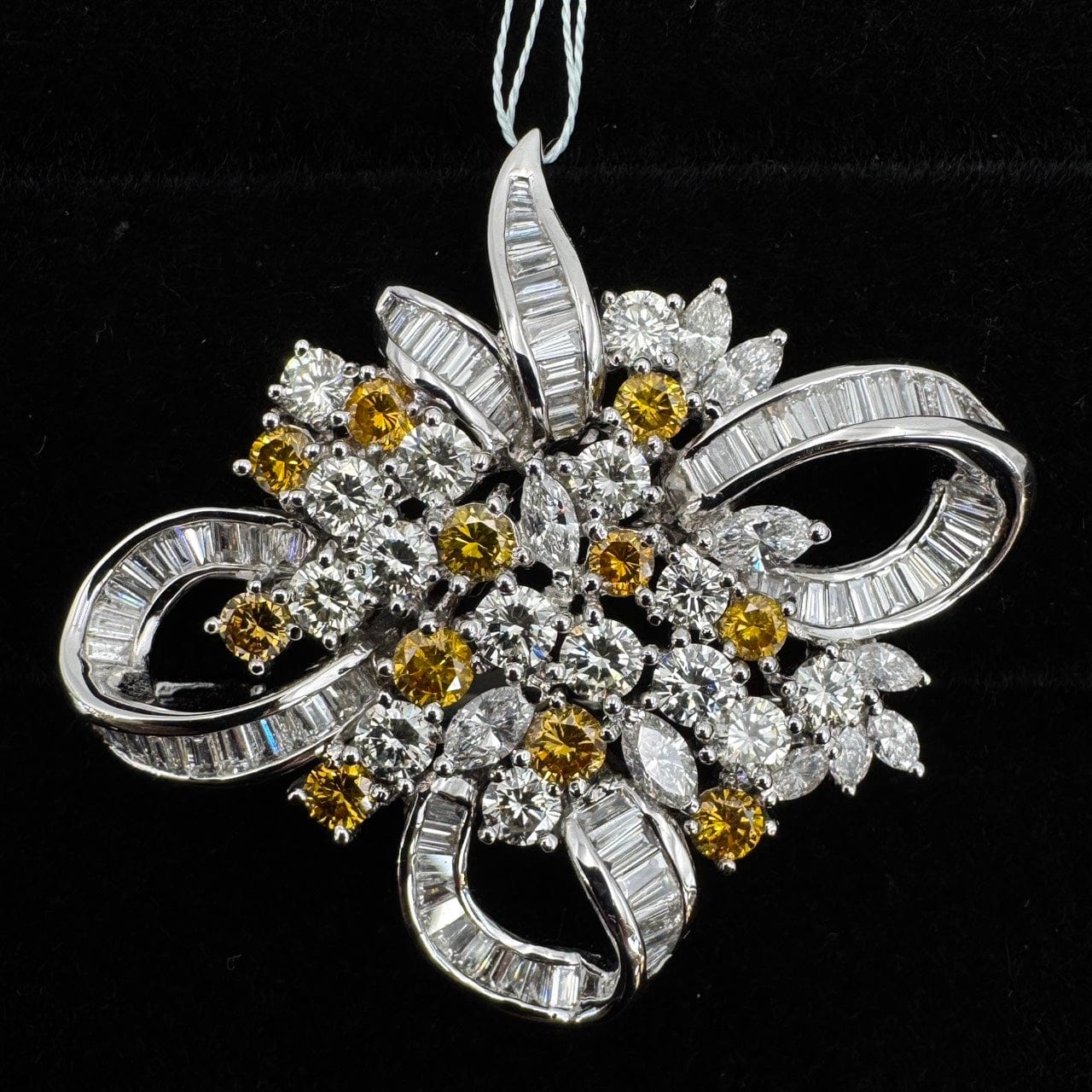 Luxury Promise Japan 49708 K18WG Diamond Pen Brooch D7.05 D1.92 21.5g