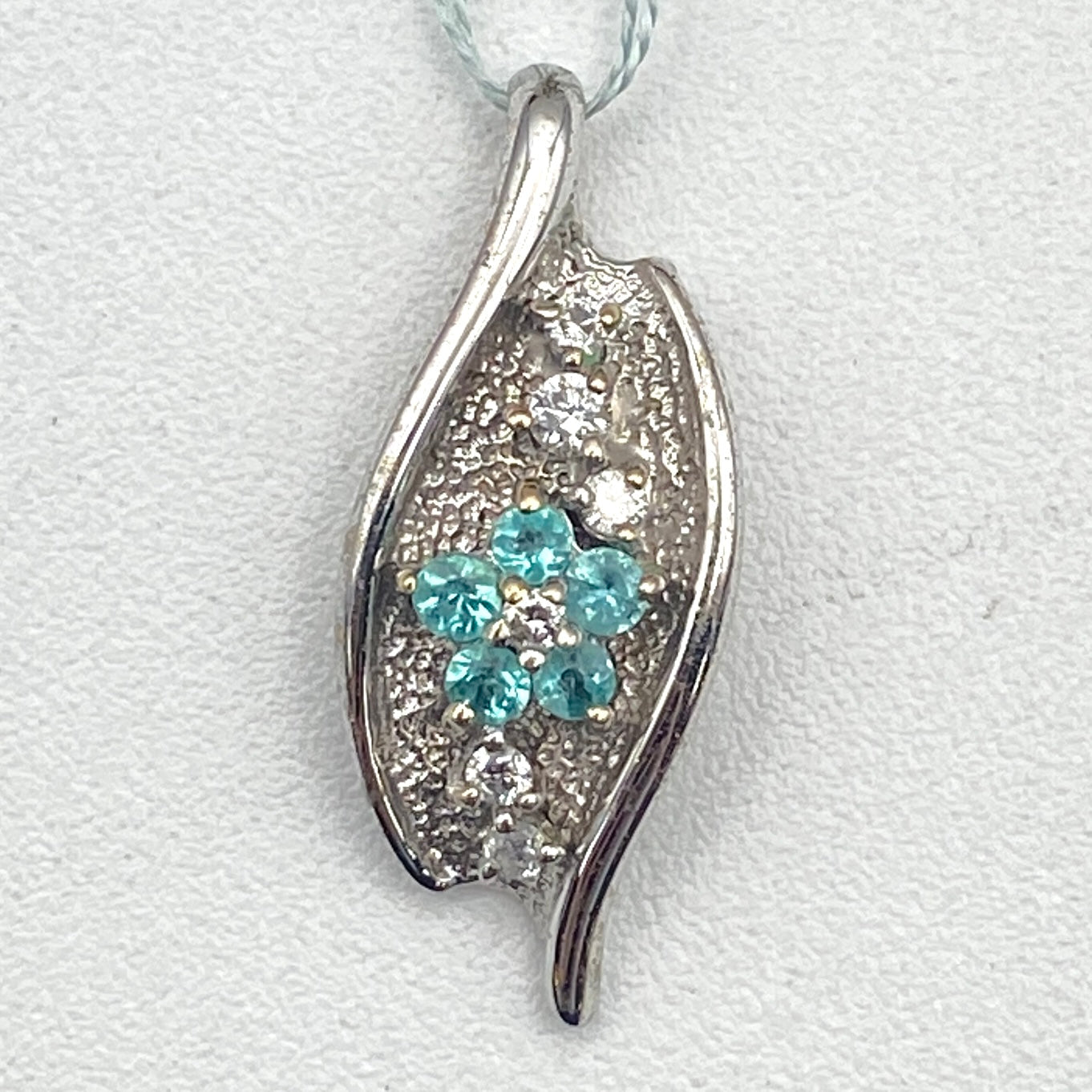 Luxury Promise Japan 50457 K18WG Paraiba pen top PRT0.12 D0.19 3.2g