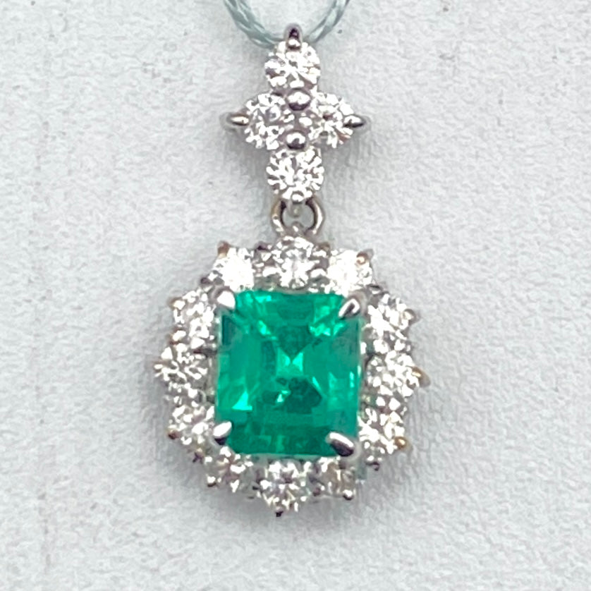 Luxury Promise Japan 50640 K18WG Emerald Pen Top E0.94 D0.55 2g