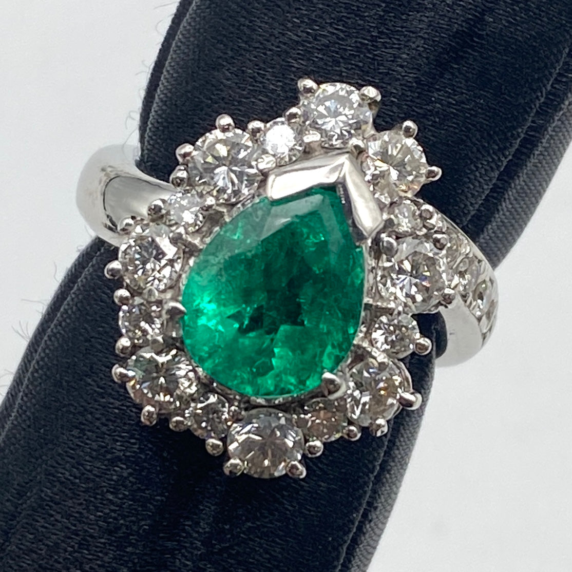 Luxury Promise Japan 50657 Pt900 Emerald Ring E2.009 D1.314 11.9g US5