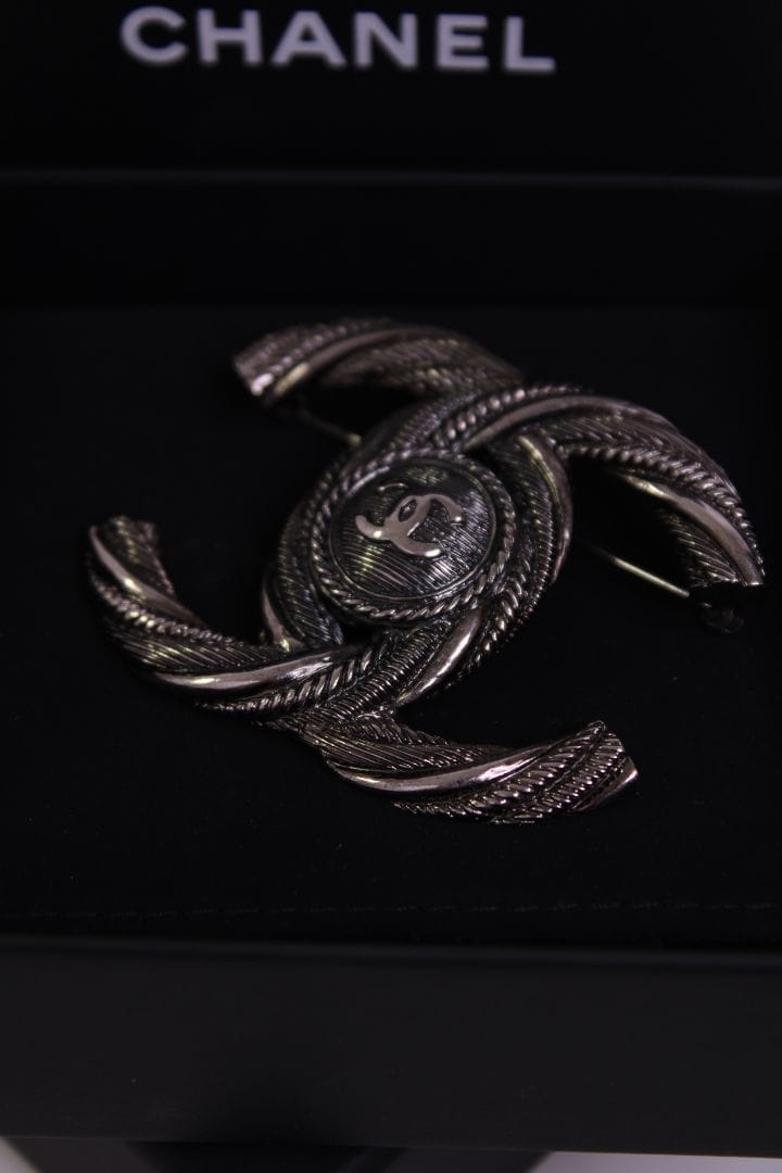 Luxury Promise Japan Chanel Metal Brooch Grey Metallic Onesize