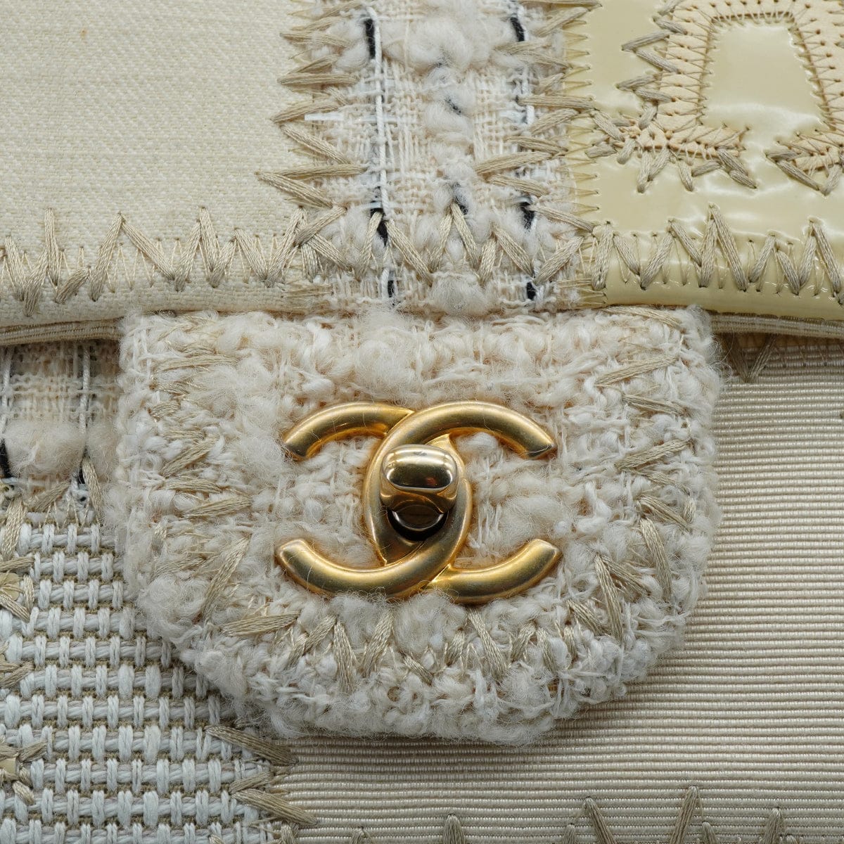 Luxury Promise Japan CHANEL CHAIN SHOULDER BAG PATCHWORK BEIGE TWEED GOLD HARDWARE 90344451