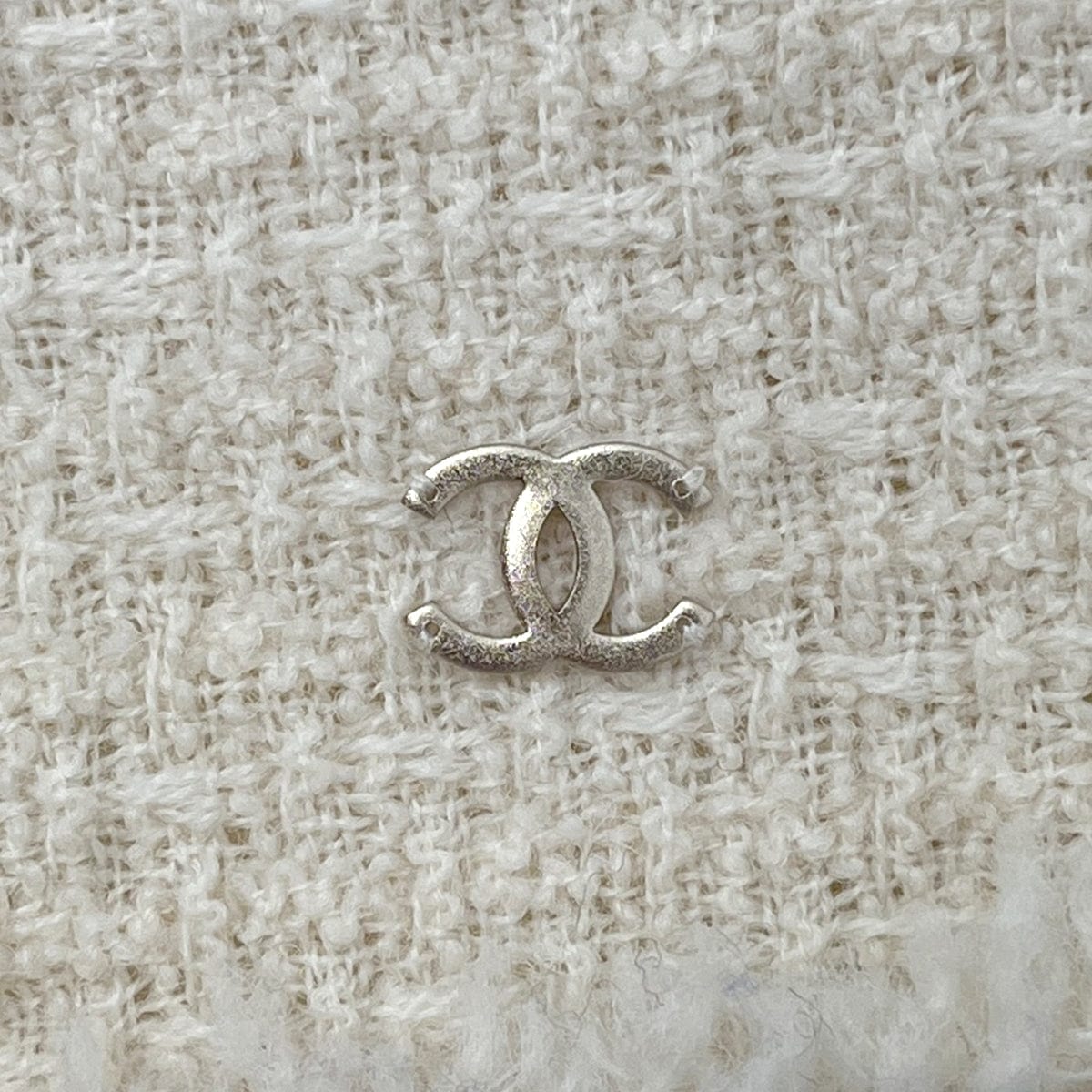 Luxury Promise Japan CHANEL COCOMARK SLEEVELESS TWEED TOPS WHITE WOOL 38 P44 RTW 90288043