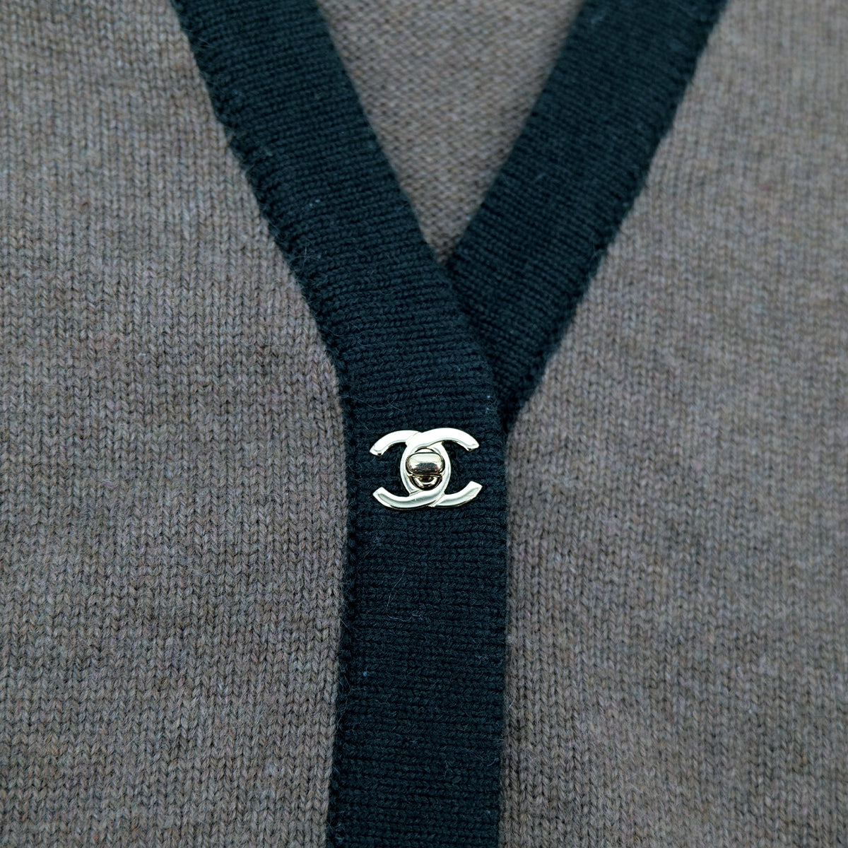 Luxury Promise Japan CHANEL COCOMARK TURN LOCK BUTTON CARDIGAN MULTICOLOR CASHMERE 42 P42 RTW 90311055