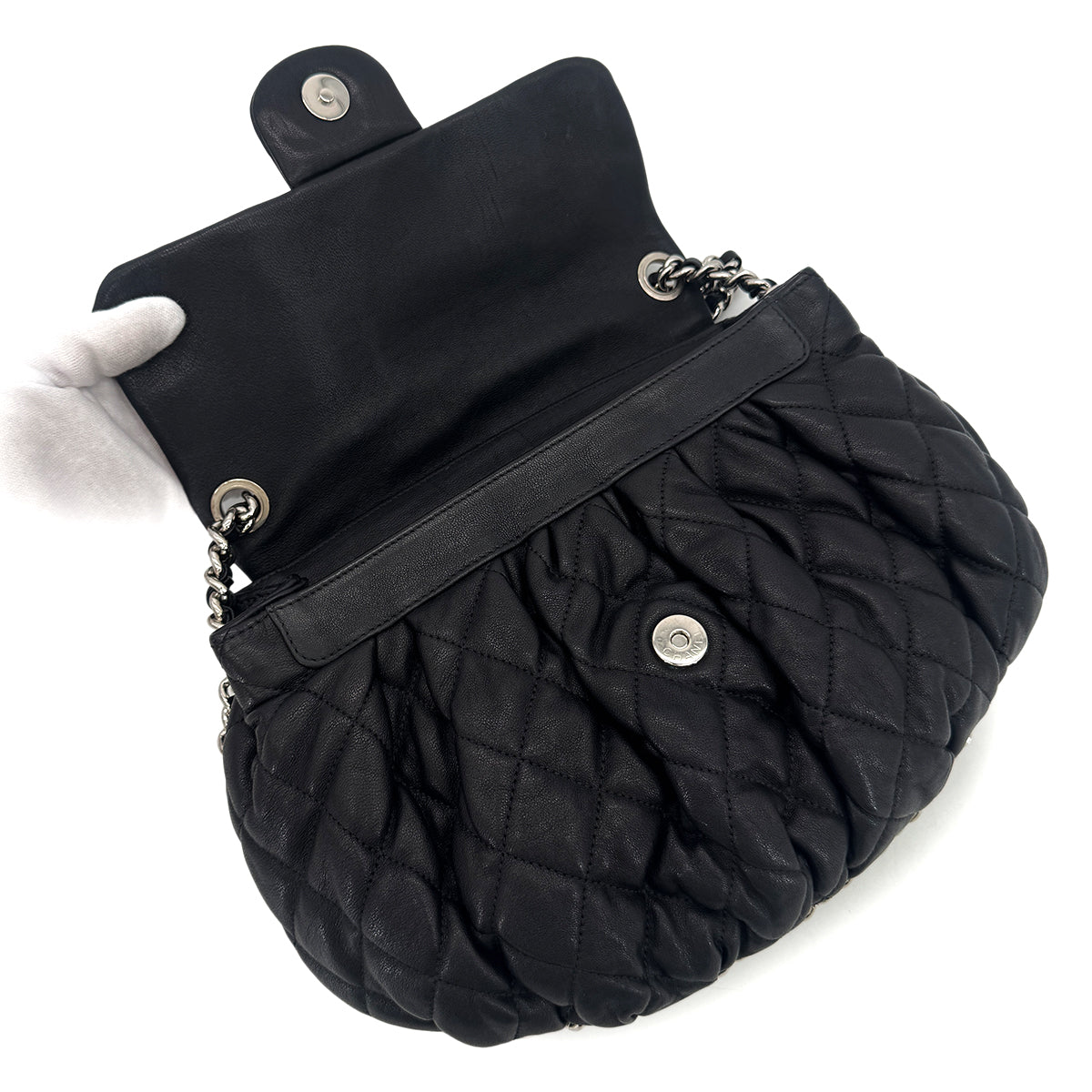 Luxury Promise Japan CHANEL MATELASSE CHAIN AROUND SHOULDER BAG BLACK LEATHER 90301101