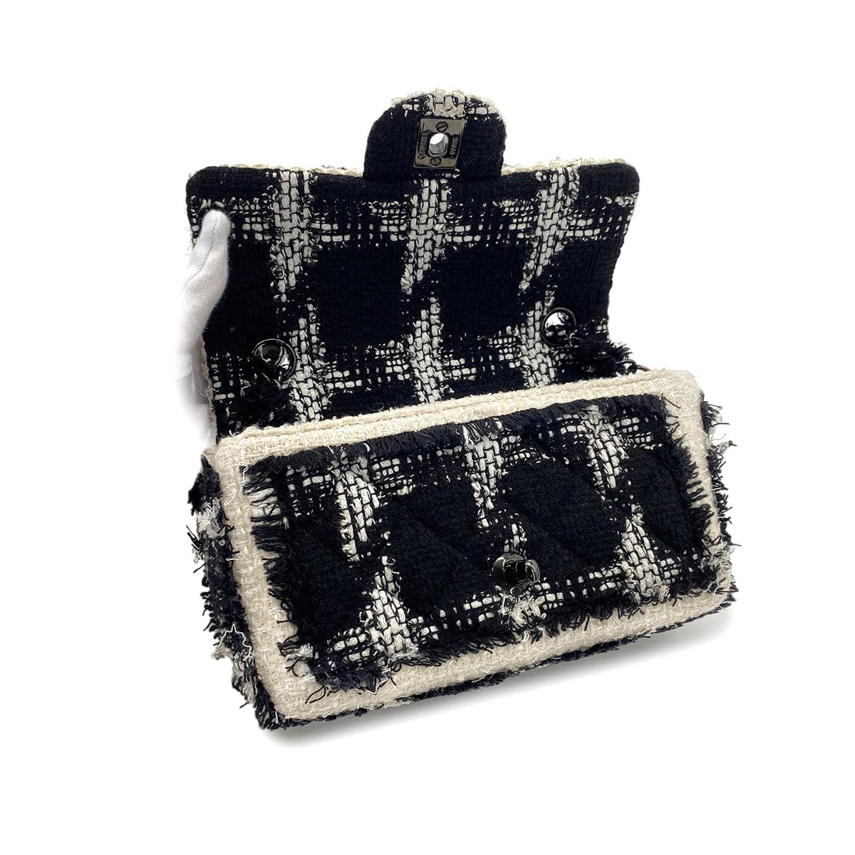 Luxury Promise Japan CHANEL MINI MATELASSE 20 CHAIN SHOULDER BAG BLACK WHITE TWEED 90296674