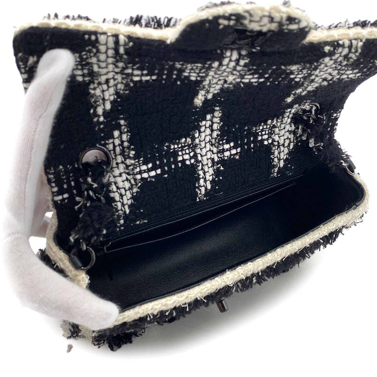 Luxury Promise Japan CHANEL MINI MATELASSE 20 CHAIN SHOULDER BAG BLACK WHITE TWEED 90296674