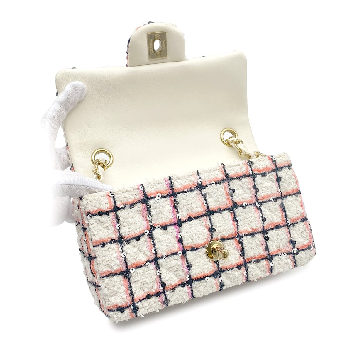 Luxury Promise Japan CHANEL MINI MATELASSE TWEED SEQUINS CHAIN SHOULDER BAG WHITE PINK BLACK GOLD HARDWARE 90325331