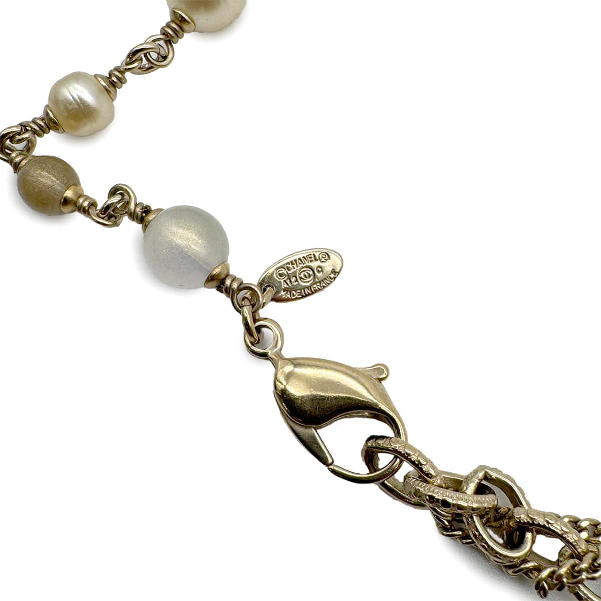 Luxury Promise Japan CHANEL NECKLACE COCOMARK FAUX PEARL BEADS RHINESTONE WHITE GOLD ACCESSORY A12C 90310252