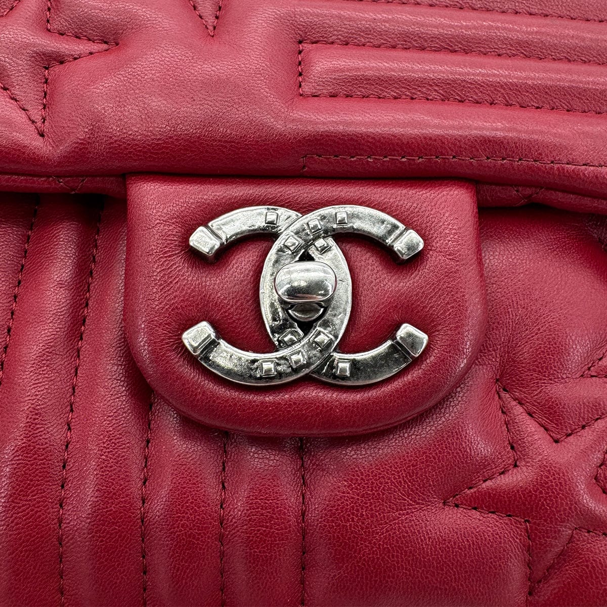 Luxury Promise Japan CHANEL PARIDARAS CHAIN SHOULDER BAG STAR RED LAMB SKIN 90274053