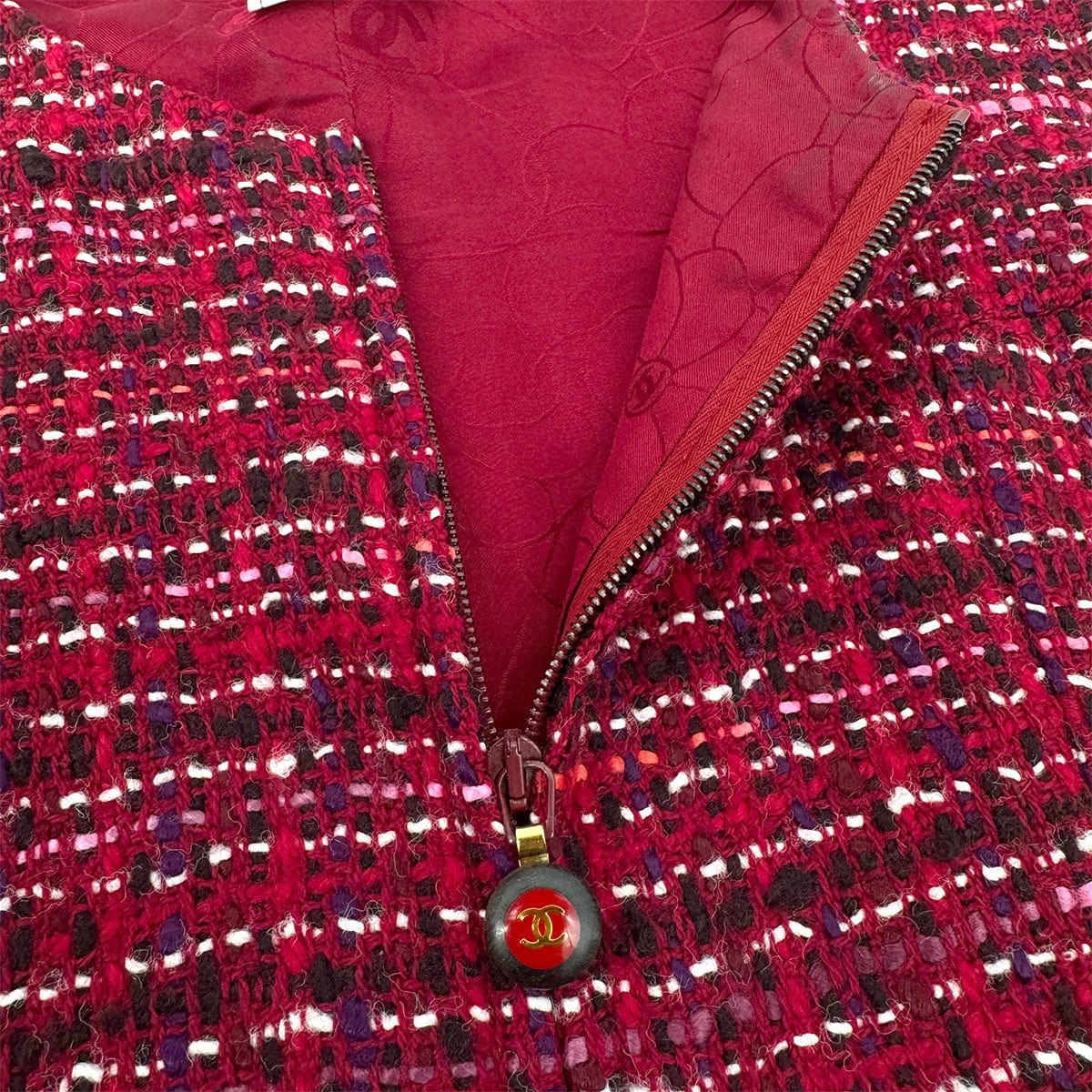 Luxury Promise Japan CHANEL TWEED COCO BUTTON SLEEVELESS ZIP DRESS RED WOOL 42 01A RTW 90283150