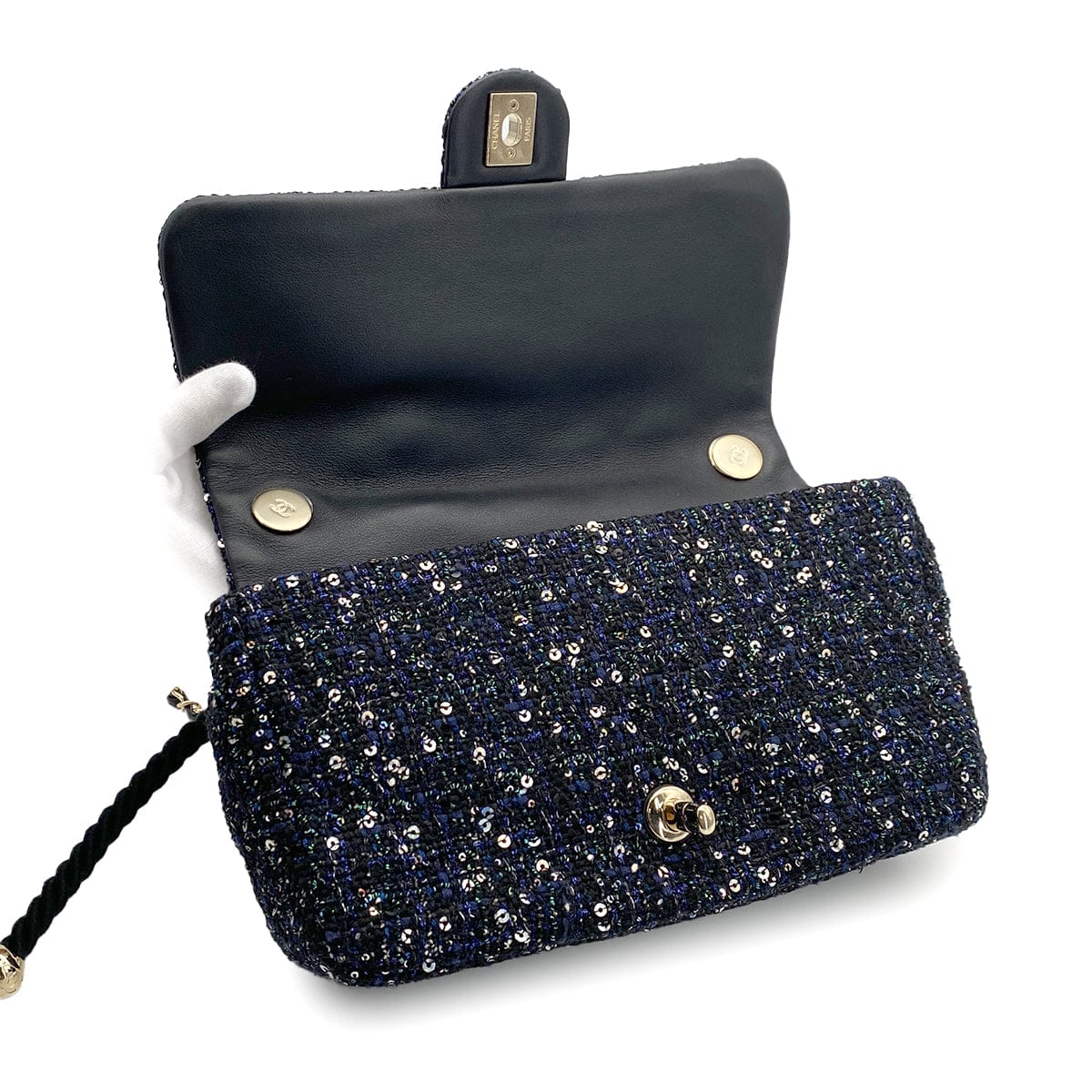 luxury promise japan CHANEL TWEED SEQUINS FAUX PEARL CHAIN HAND SHOULDER BAG NAVY BLACK TWEED GOLD HARDWARE 90317906