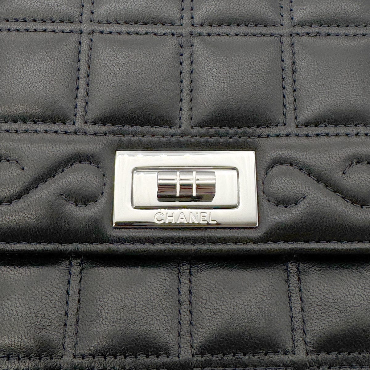 Luxury Promise Japan CHANEL VINTAGE 2.55 CHOCOLATE BAR CHAIN SHOULDER BAG BLACK LAMB SKIN 90268882