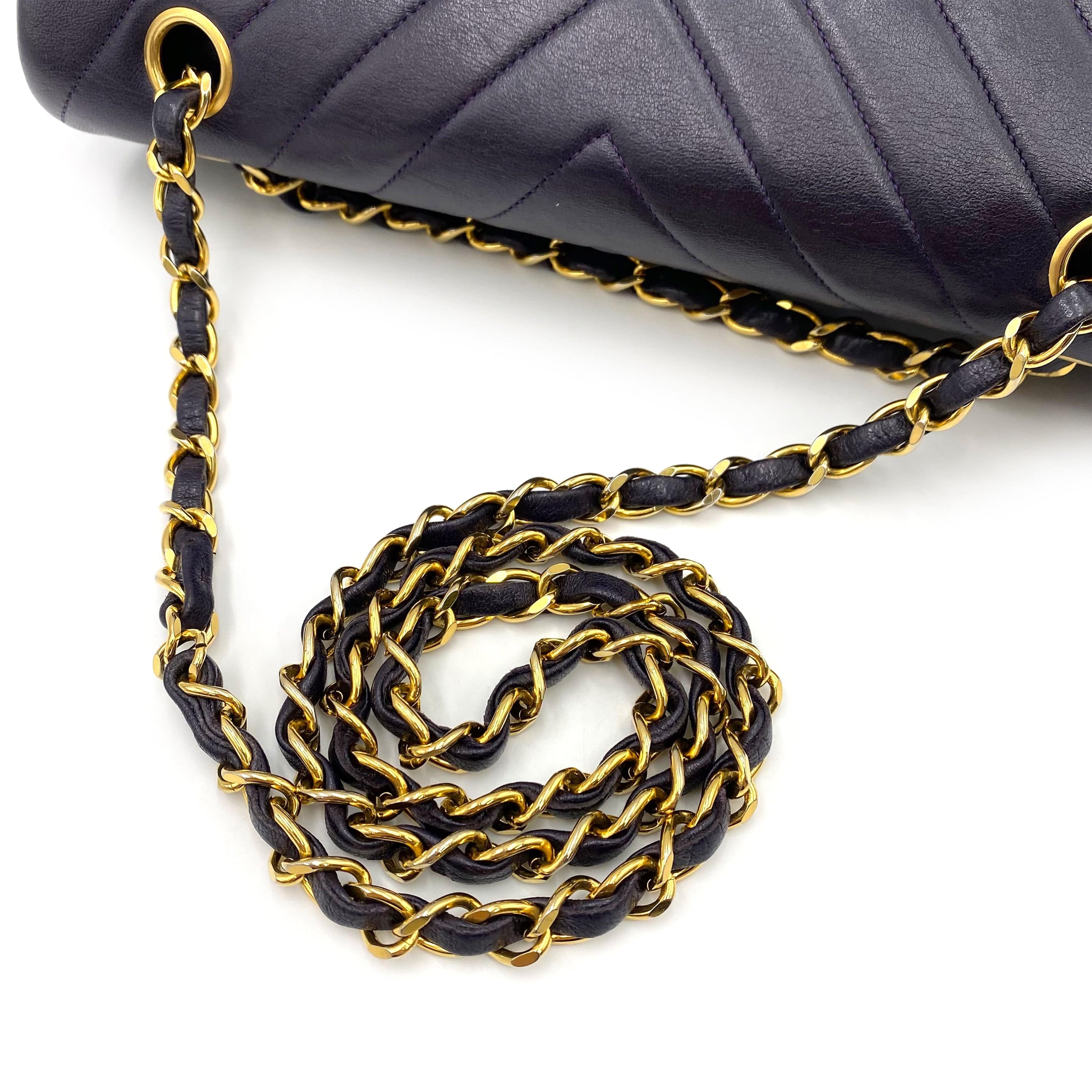 Luxury Promise Japan CHANEL VINTAGE CHEVRON DOUBLE FLAP CHAIN SHOULDER BAG PURPLE LAMB SKIN 90238527
