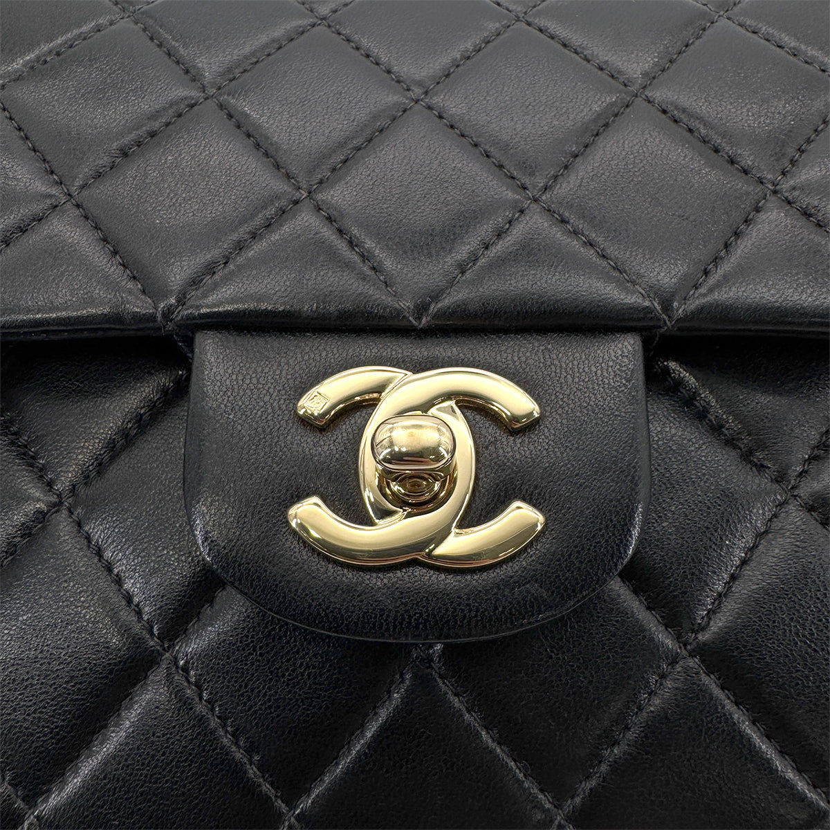 Luxury Promise Japan CHANEL VINTAGE CLASSIC FLAP MEDIUM CHAIN SHOULDER BAG BLACK LAMB SKIN 90204386