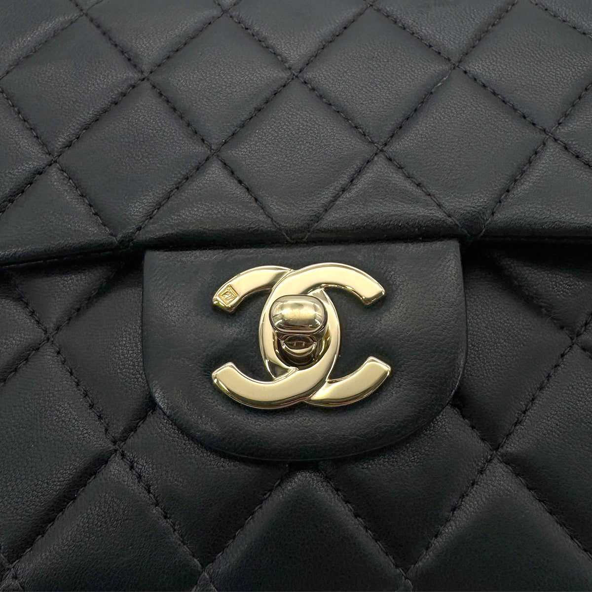 Luxury Promise Japan CHANEL VINTAGE CLASSIC FLAP MEDIUM CHAIN SHOULDER BAG BLACK LAMB SKIN 90207743