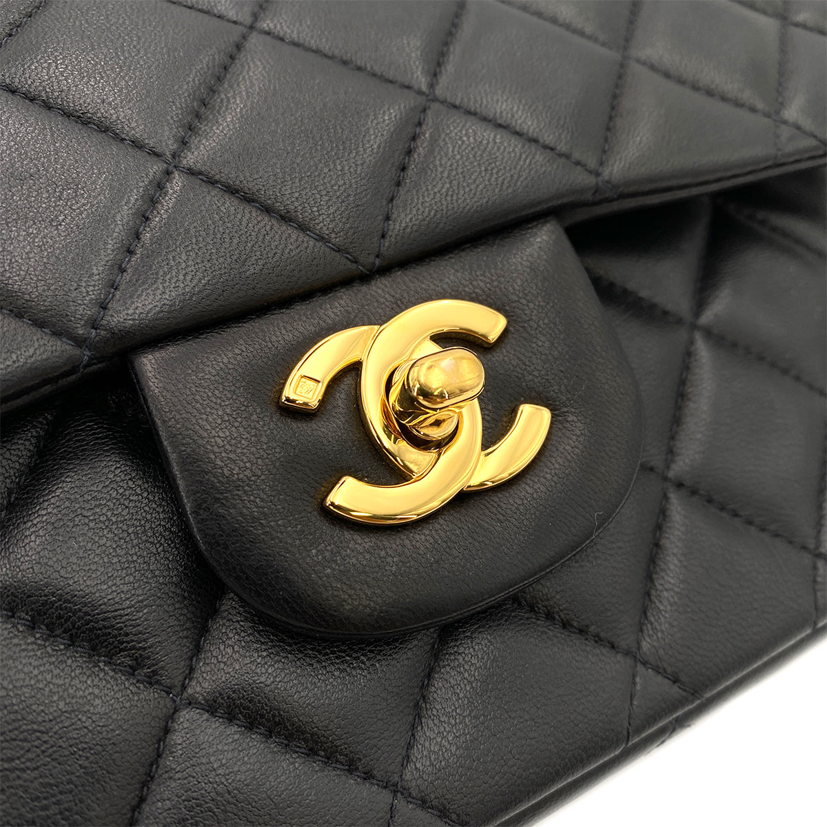 Luxury Promise Japan CHANEL VINTAGE CLASSIC FLAP MEDIUM CHAIN SHOULDER BAG BLACK LAMB SKIN 90243556