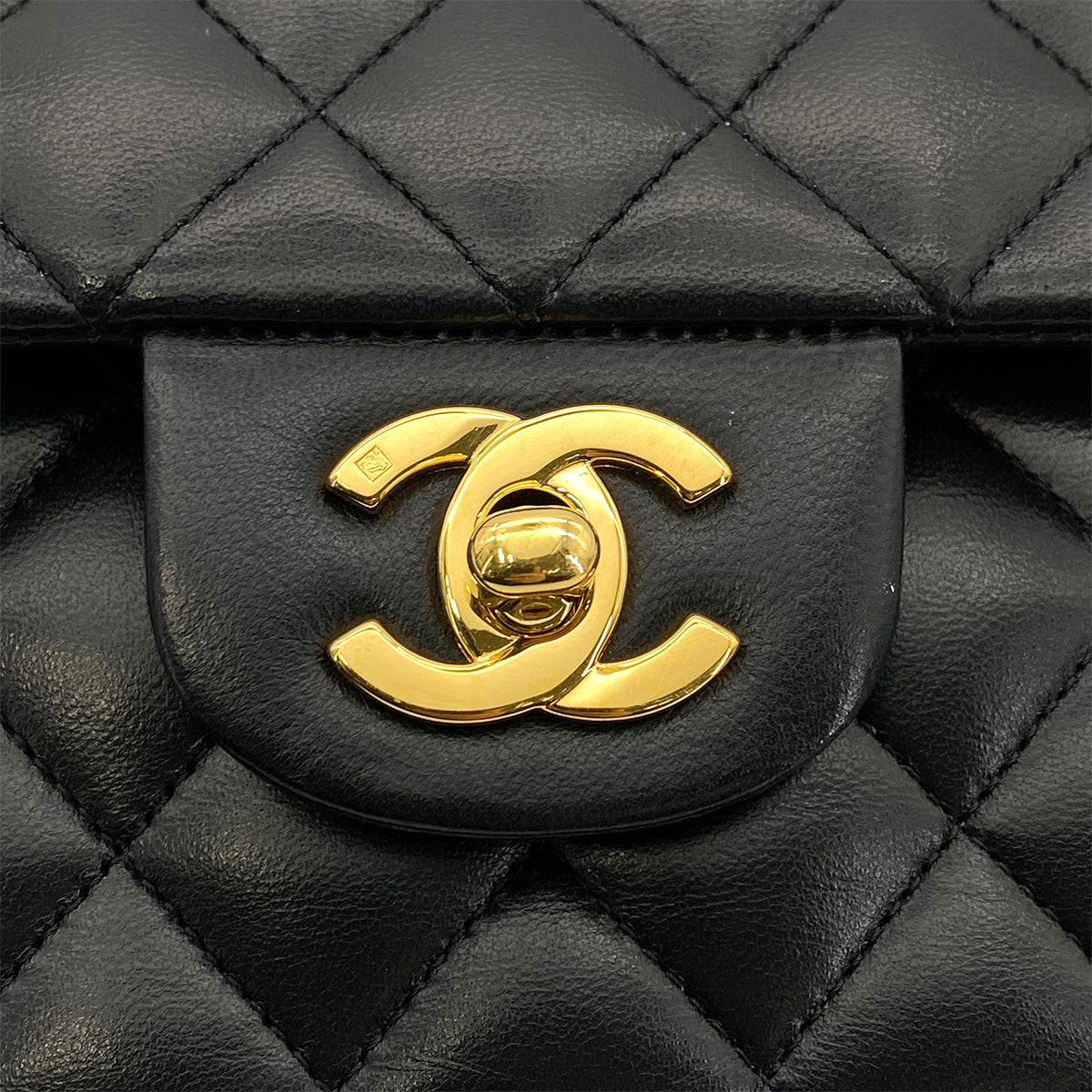 Luxury Promise Japan CHANEL VINTAGE CLASSIC FLAP MEDIUM CHAIN SHOULDER BAG BLACK LAMB SKIN 90264370