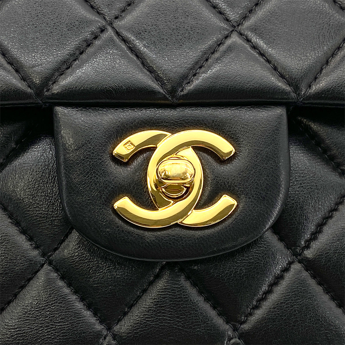 Luxury Promise Japan CHANEL VINTAGE CLASSIC FLAP MEDIUM CHAIN SHOULDER BAG BLACK LAMB SKIN 90264802
