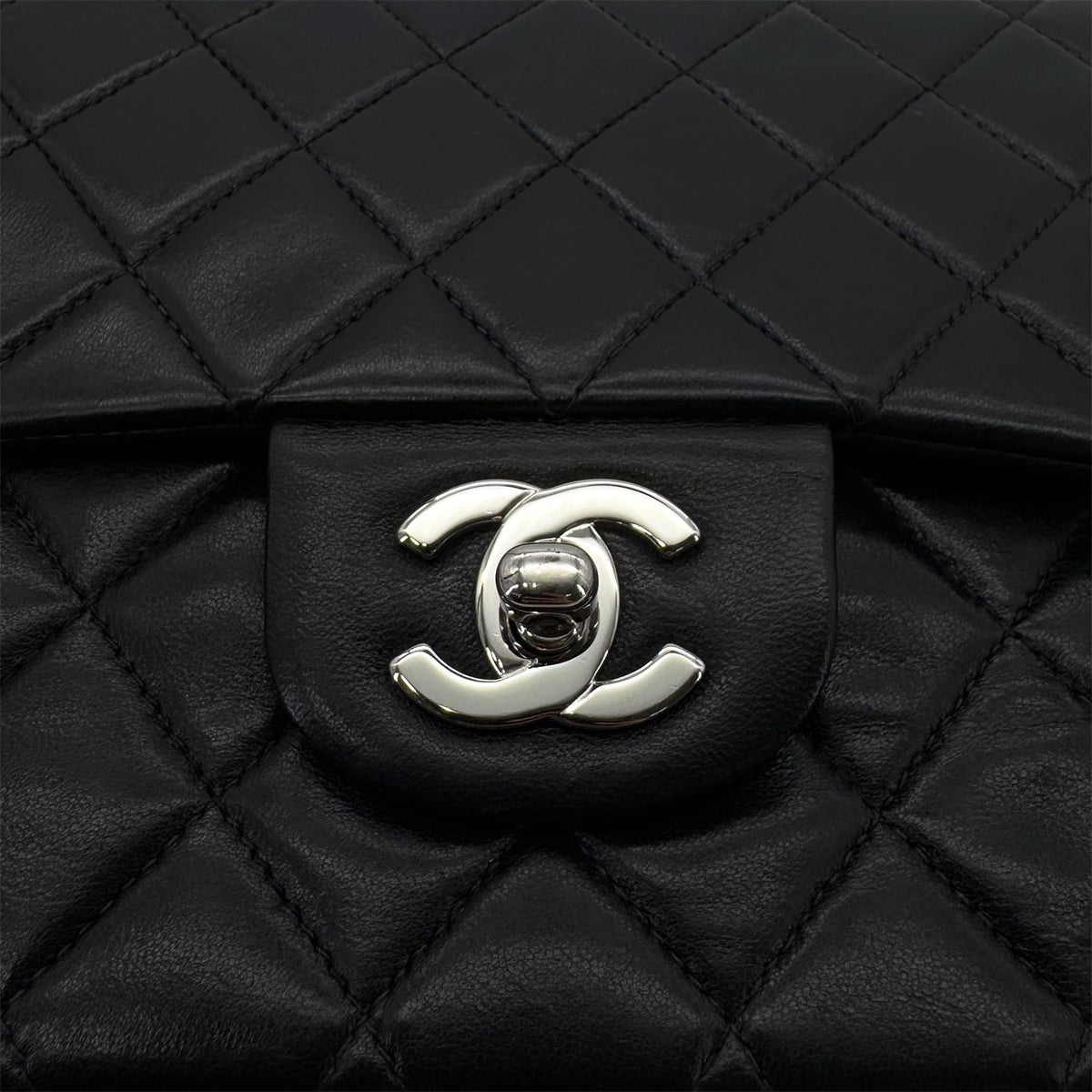 Luxury Promise Japan CHANEL VINTAGE CLASSIC FLAP MEDIUM CHAIN SHOULDER BAG BLACK LAMB SKIN 90287222