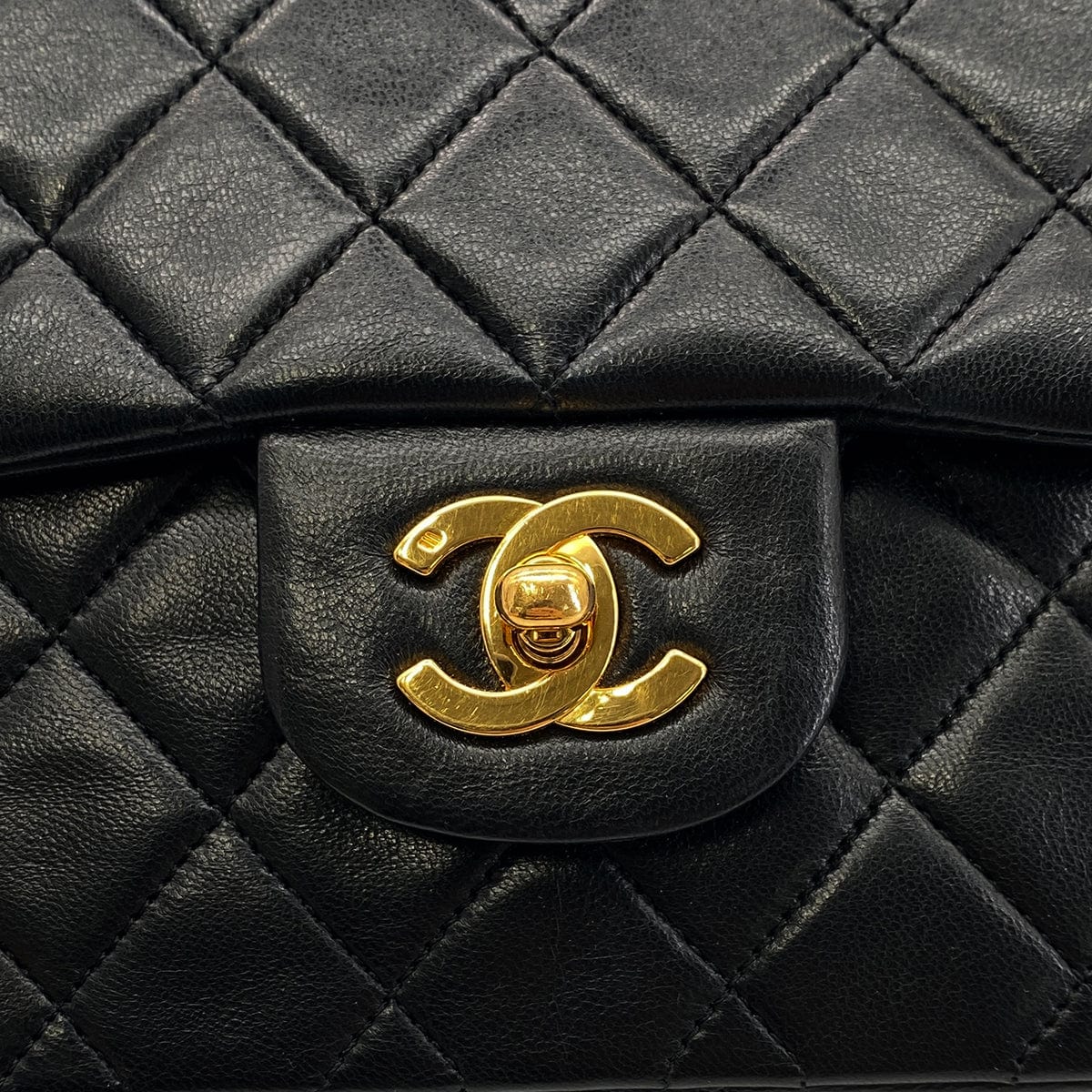 Luxury Promise Japan CHANEL VINTAGE CLASSIC FLAP MEDIUM CHAIN SHOULDER BAG BLACK LAMB SKIN 90294191